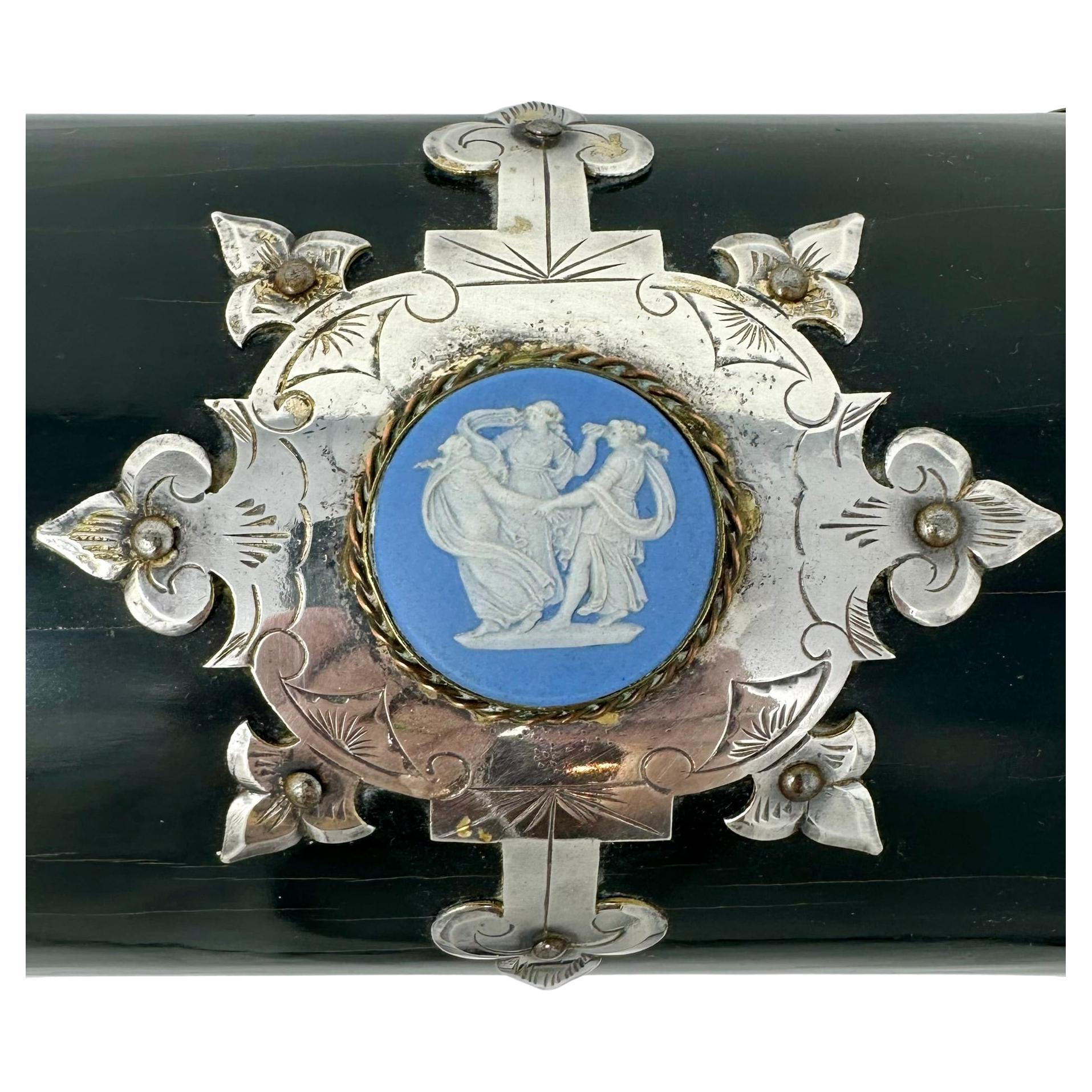 Antike englische Wedgwood & Sheffield Silbermontierte Juwelenschachtel mit Silberbeschlägen, um 1880. (Englisch) im Angebot