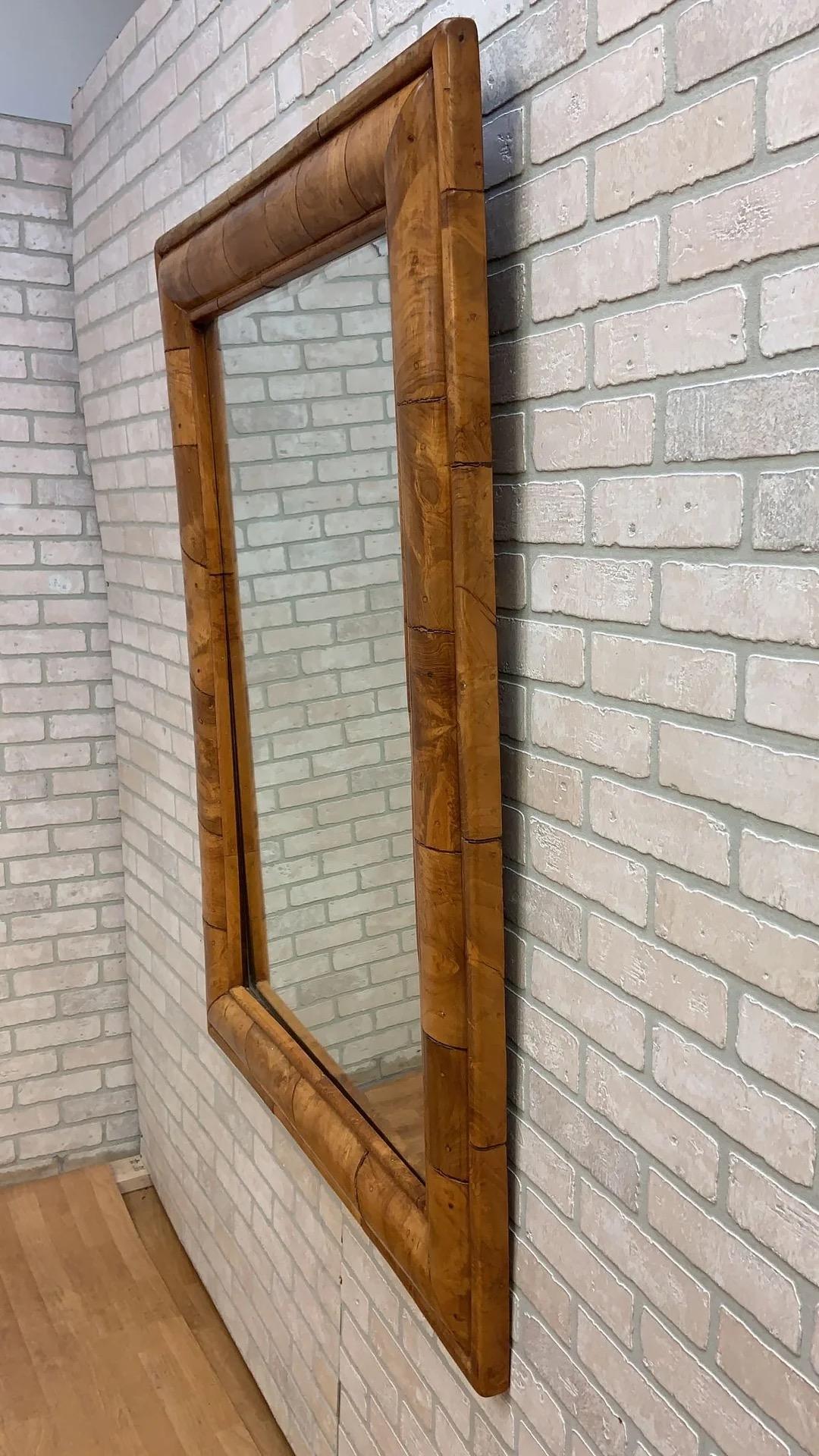 Antique Mirror da parete in stile William & Mary in radica di noce in vendita 3