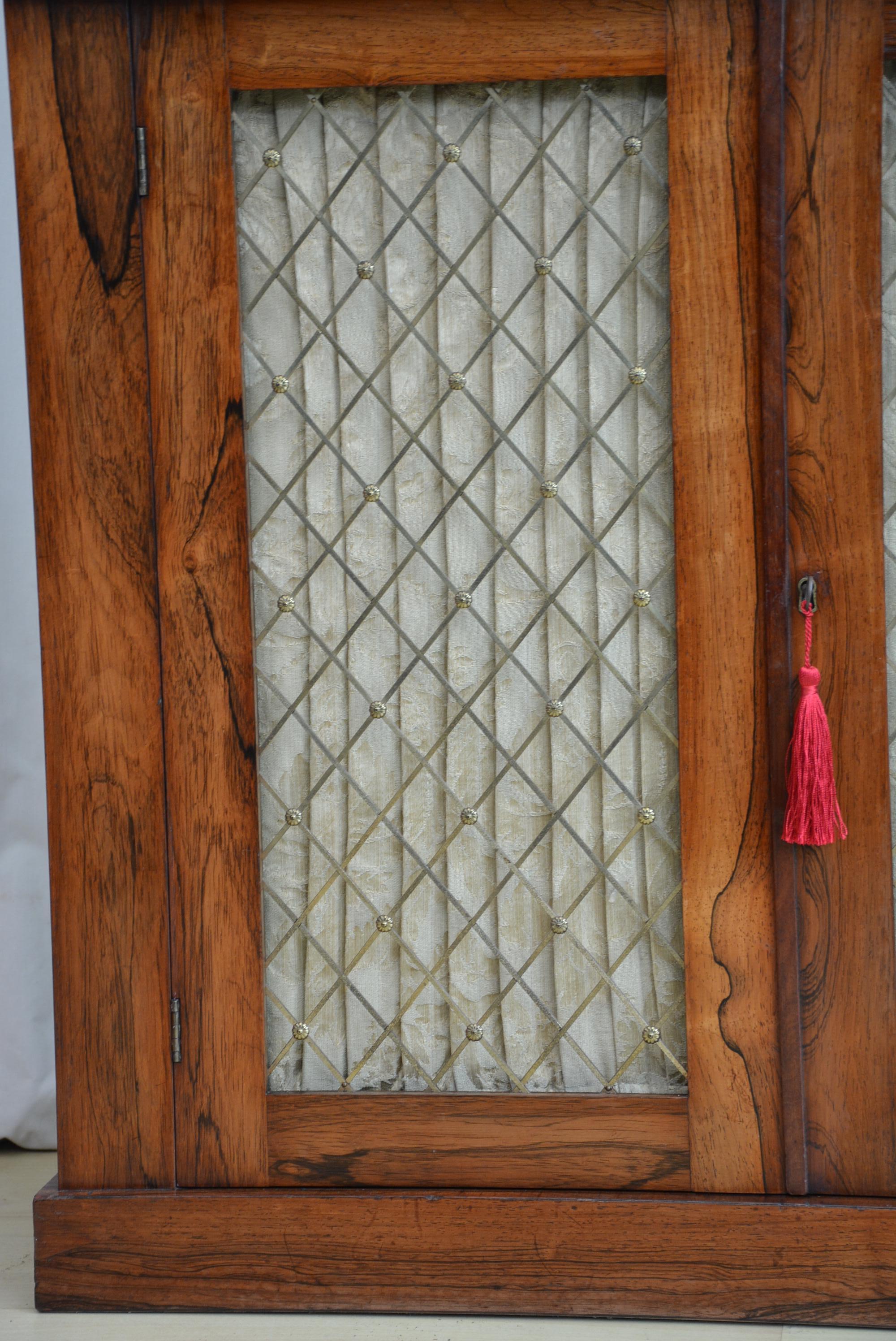 Ancienne bibliothèque à chiffonnier William IV anglaise c1840s en vente 5