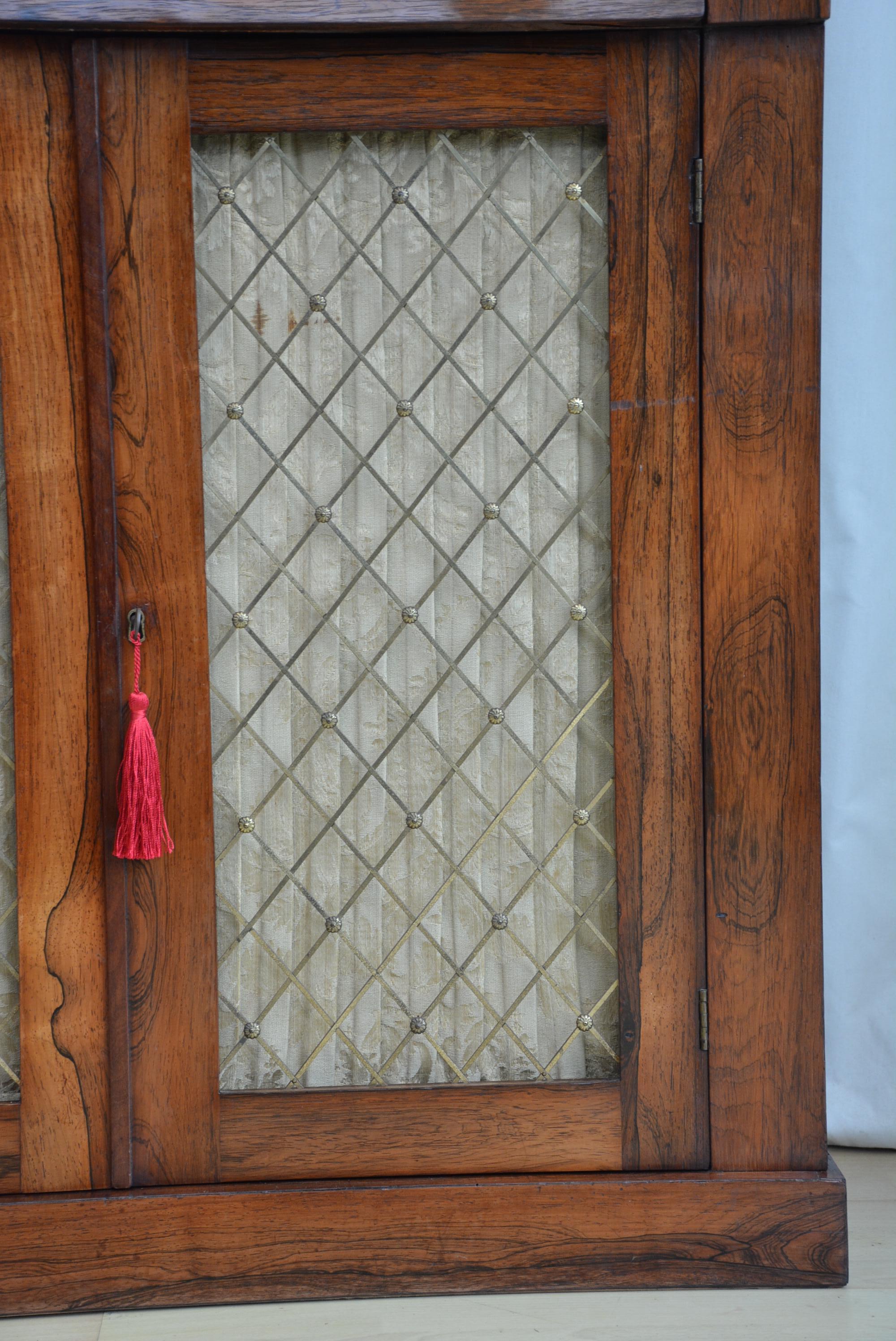 Ancienne bibliothèque à chiffonnier William IV anglaise c1840s en vente 6