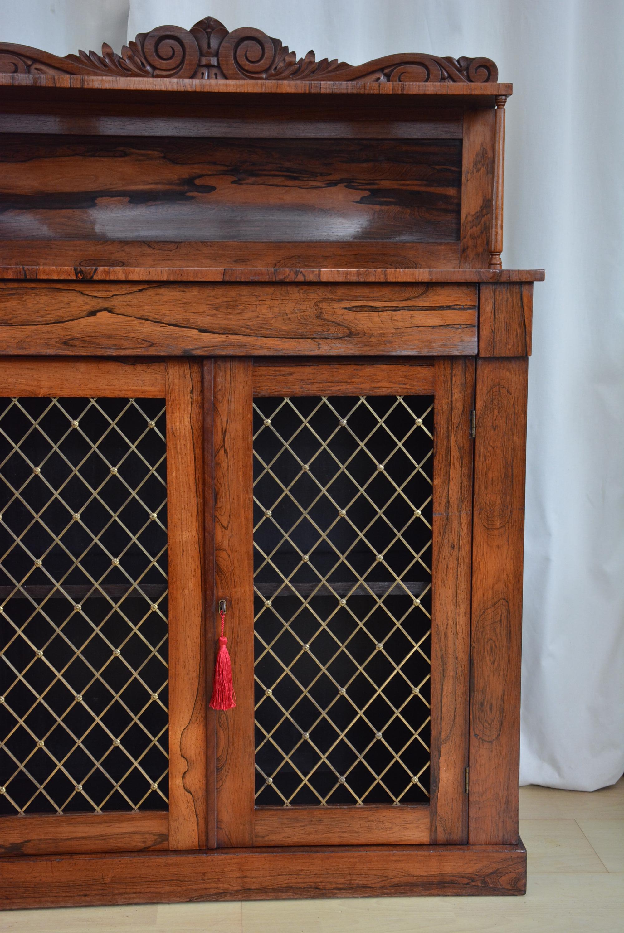 Ancienne bibliothèque à chiffonnier William IV anglaise c1840s en vente 9