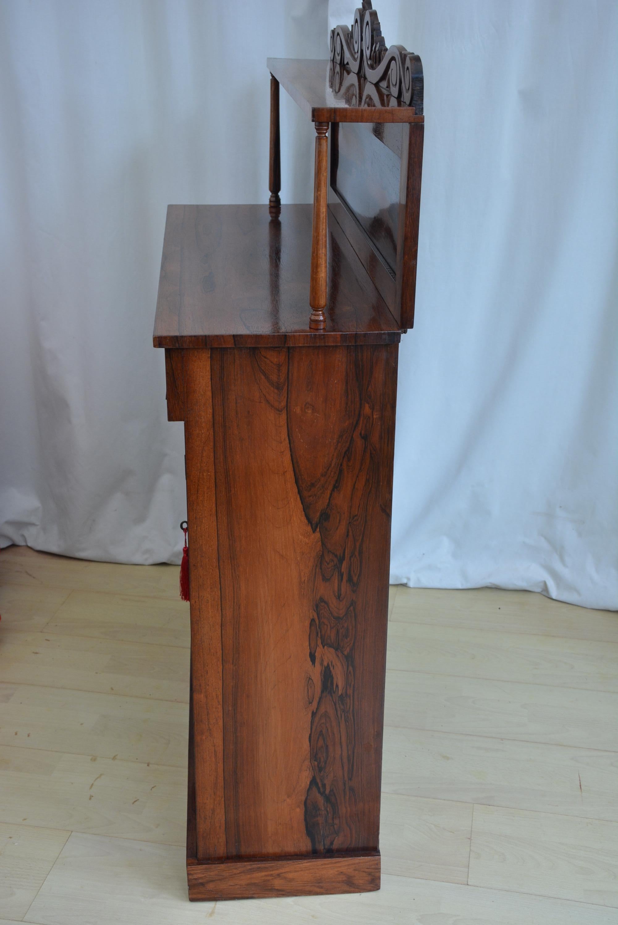 Ancienne bibliothèque à chiffonnier William IV anglaise c1840s en vente 10