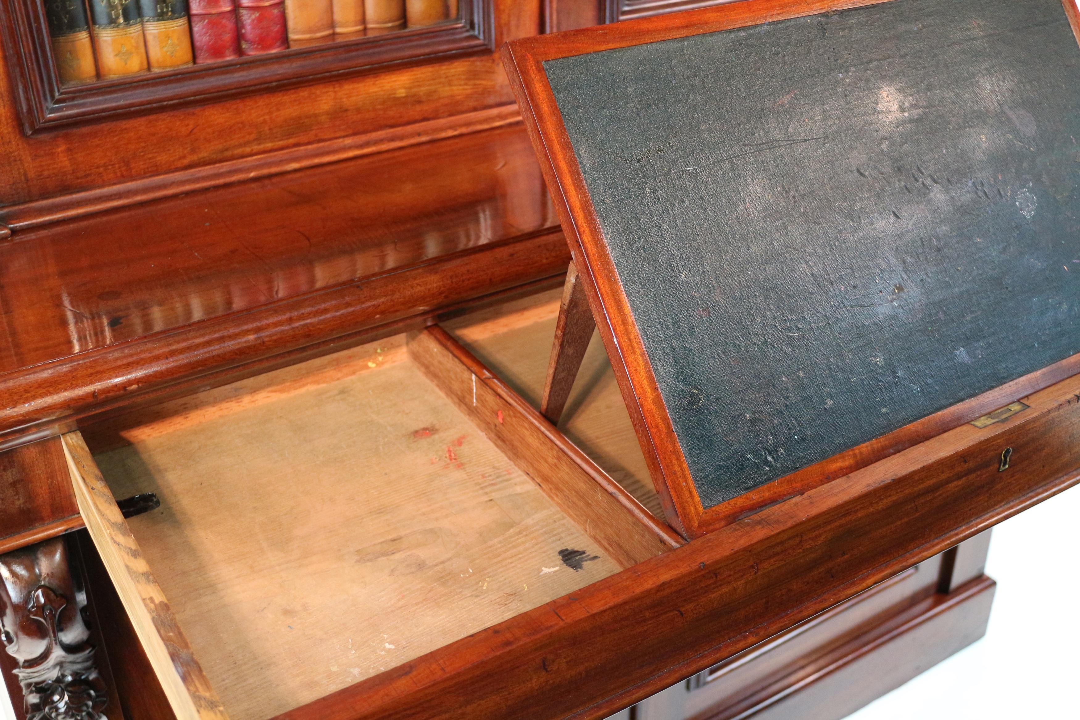 Antigua librería inglesa William IV de caoba cubana de dos puertas con cajón para escribir en venta 8