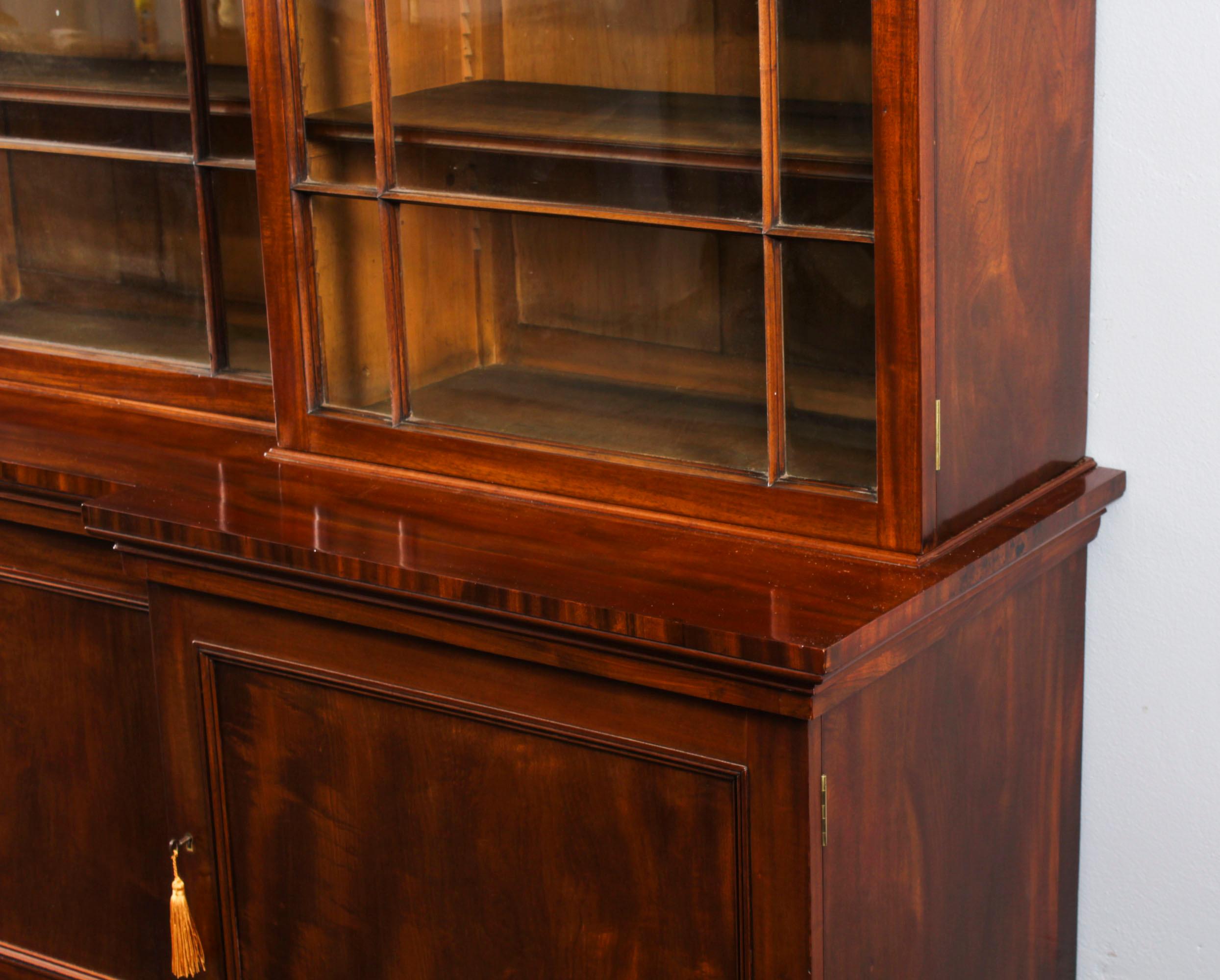 Antique English William IV Flame Mahogany Library Breakfront Bookcase 19th C For Sale 12