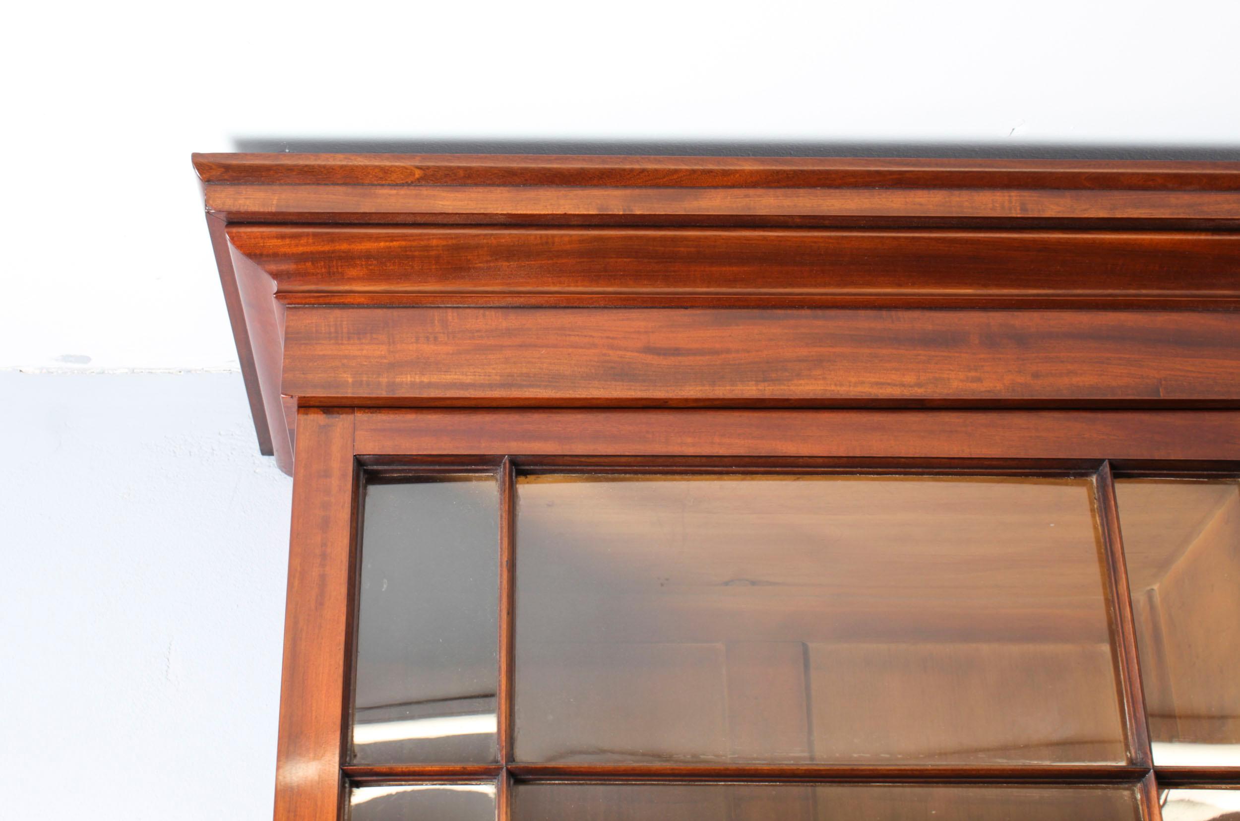 Antique English William IV Flame Mahogany Library Breakfront Bookcase 19th C In Good Condition In London, GB