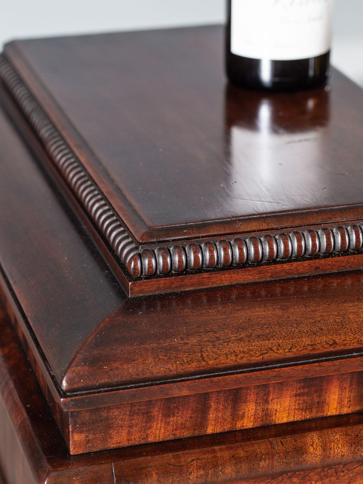 Antique English William IV Mahogany Sideboard Buffet Server Table, circa 1835 For Sale 12