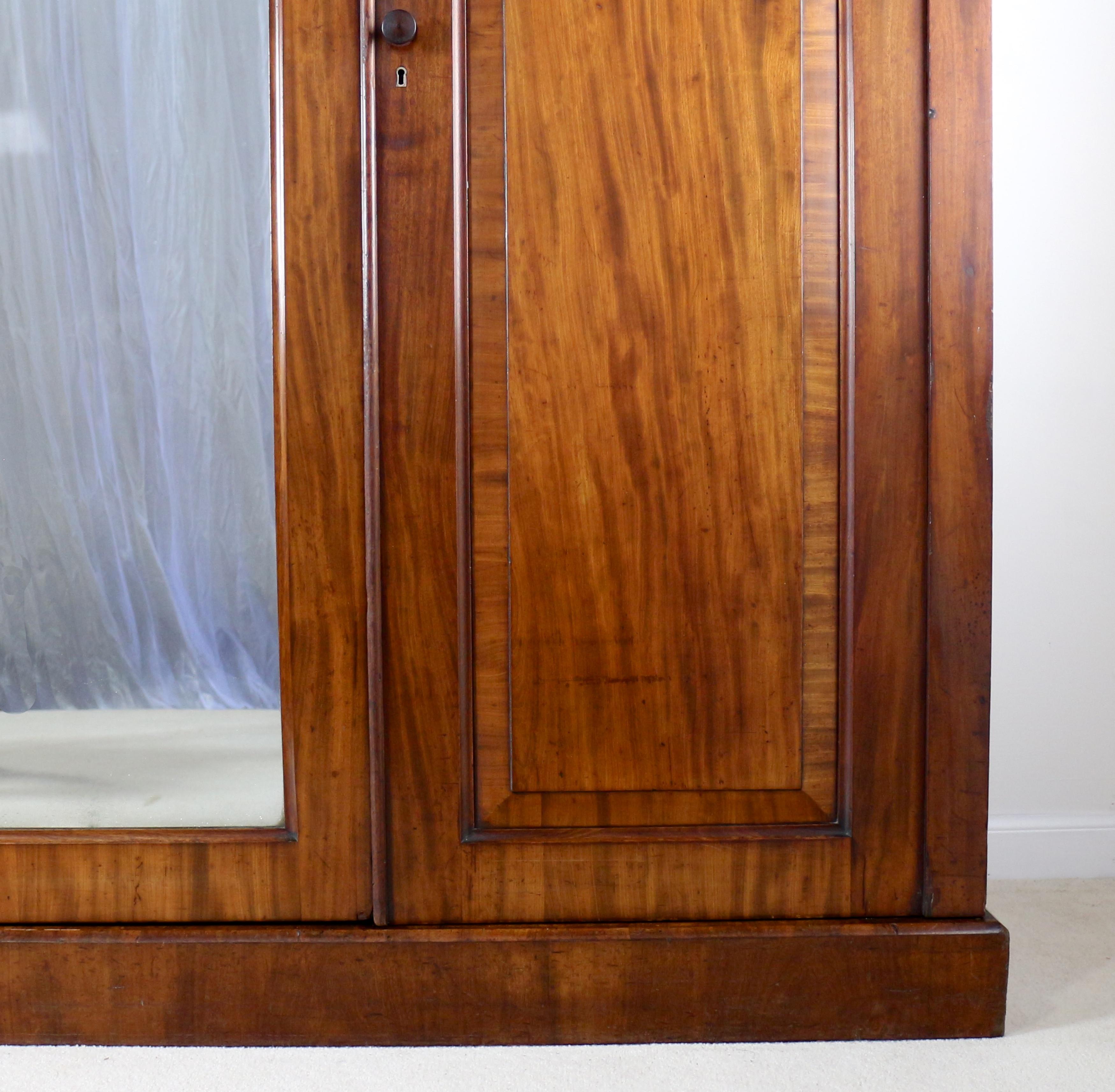 Mid-19th Century Antique English William IV Mahogany Three-Door Fitted Wardrobe, circa 1830