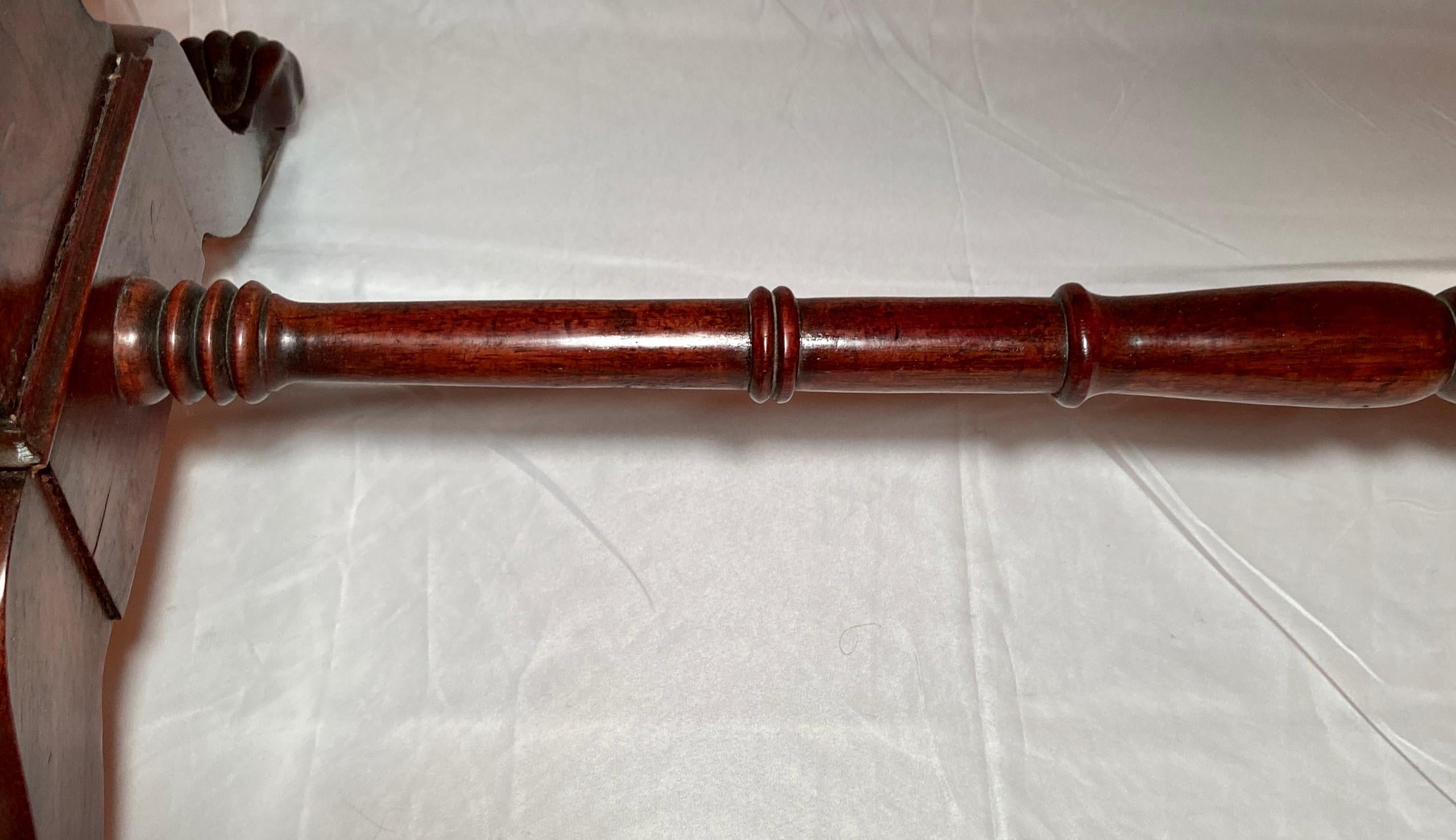 Ancienne table à écrire en palissandre de la période Régence anglaise, vers 1810-1820 en vente 4