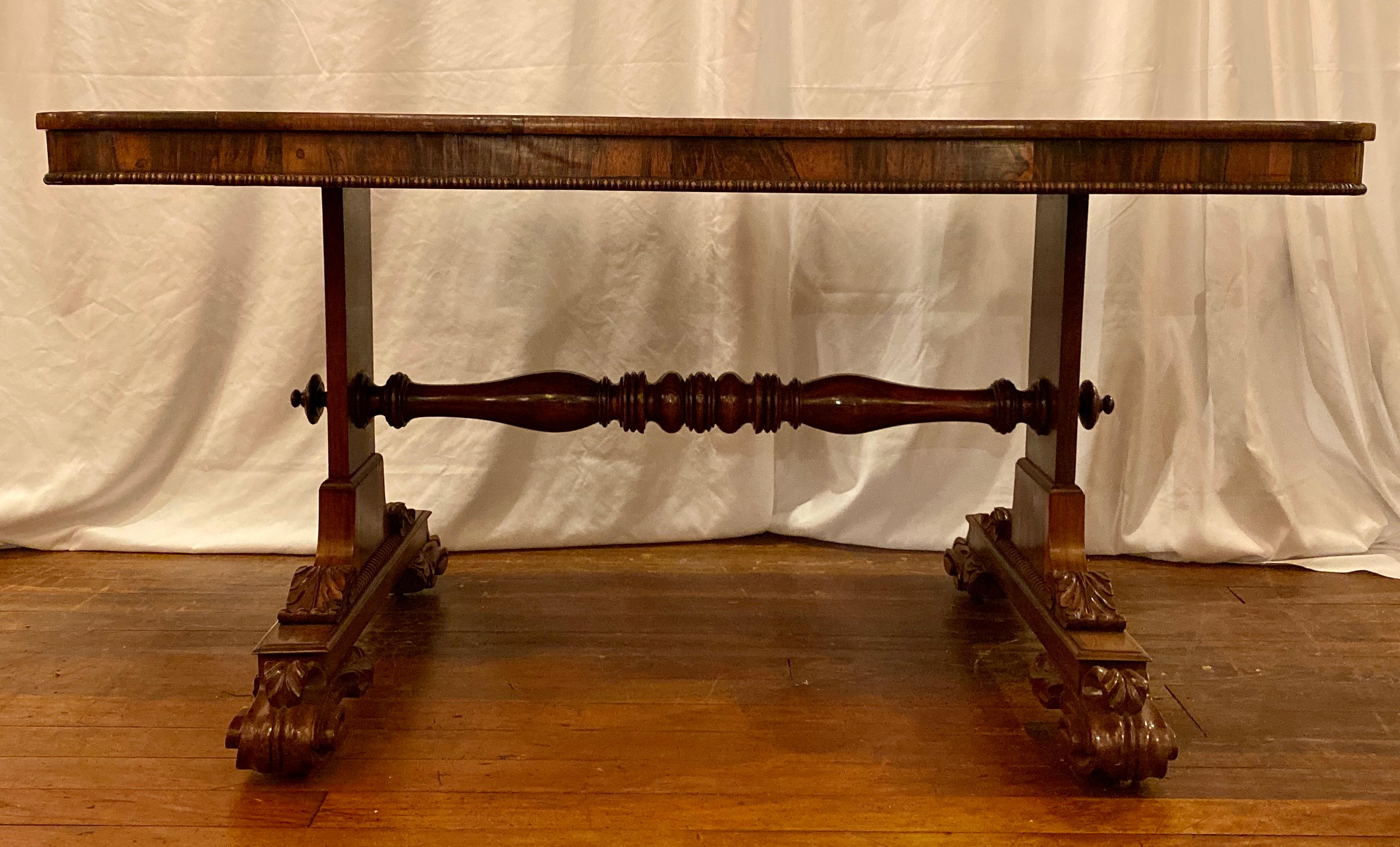 Antique English William IV rosewood table, circa 1830-1840.
ECT014.