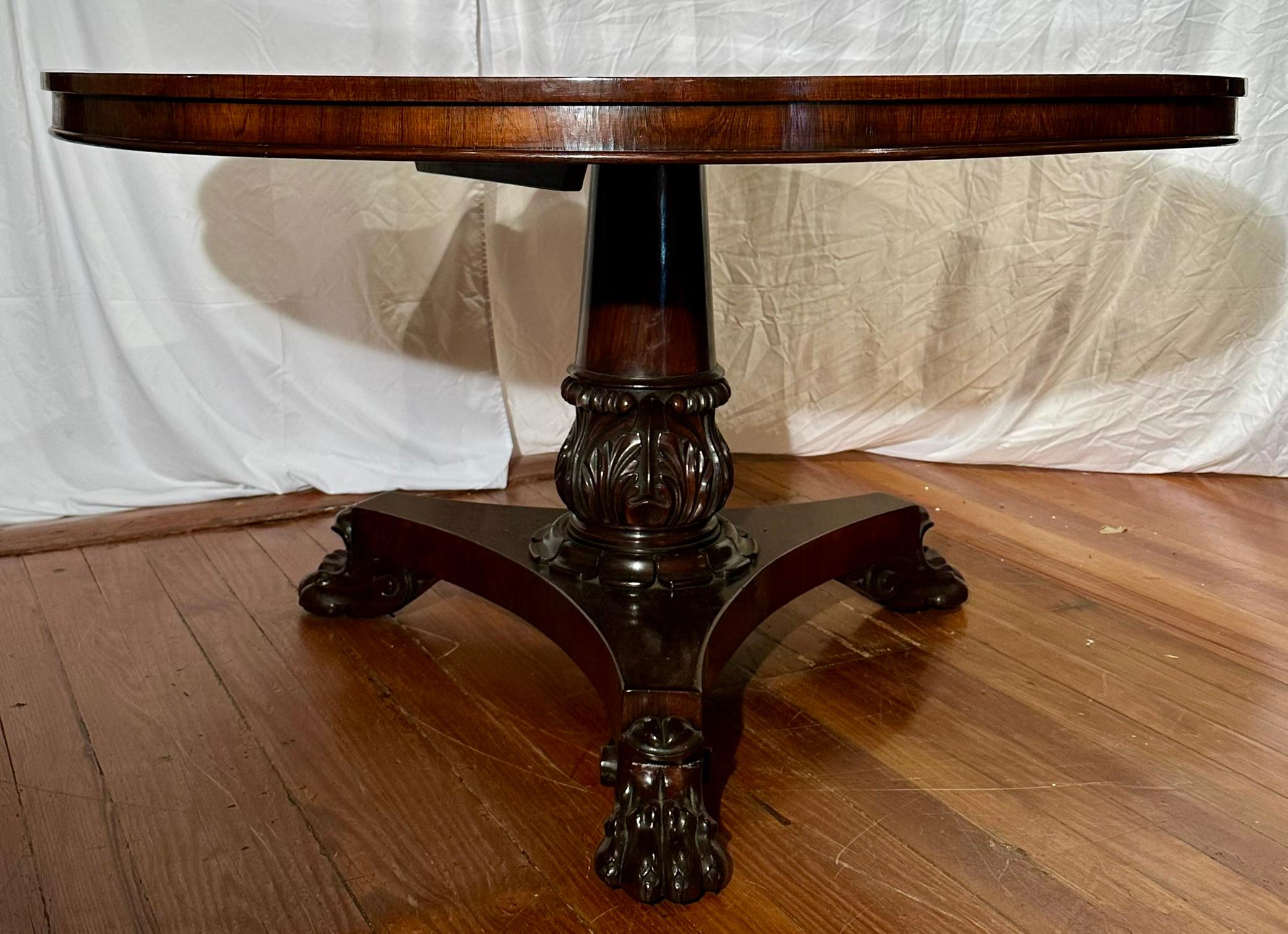 Anglais Ancienne table anglaise William IV en palissandre à plateau basculant, Circa 1840. en vente