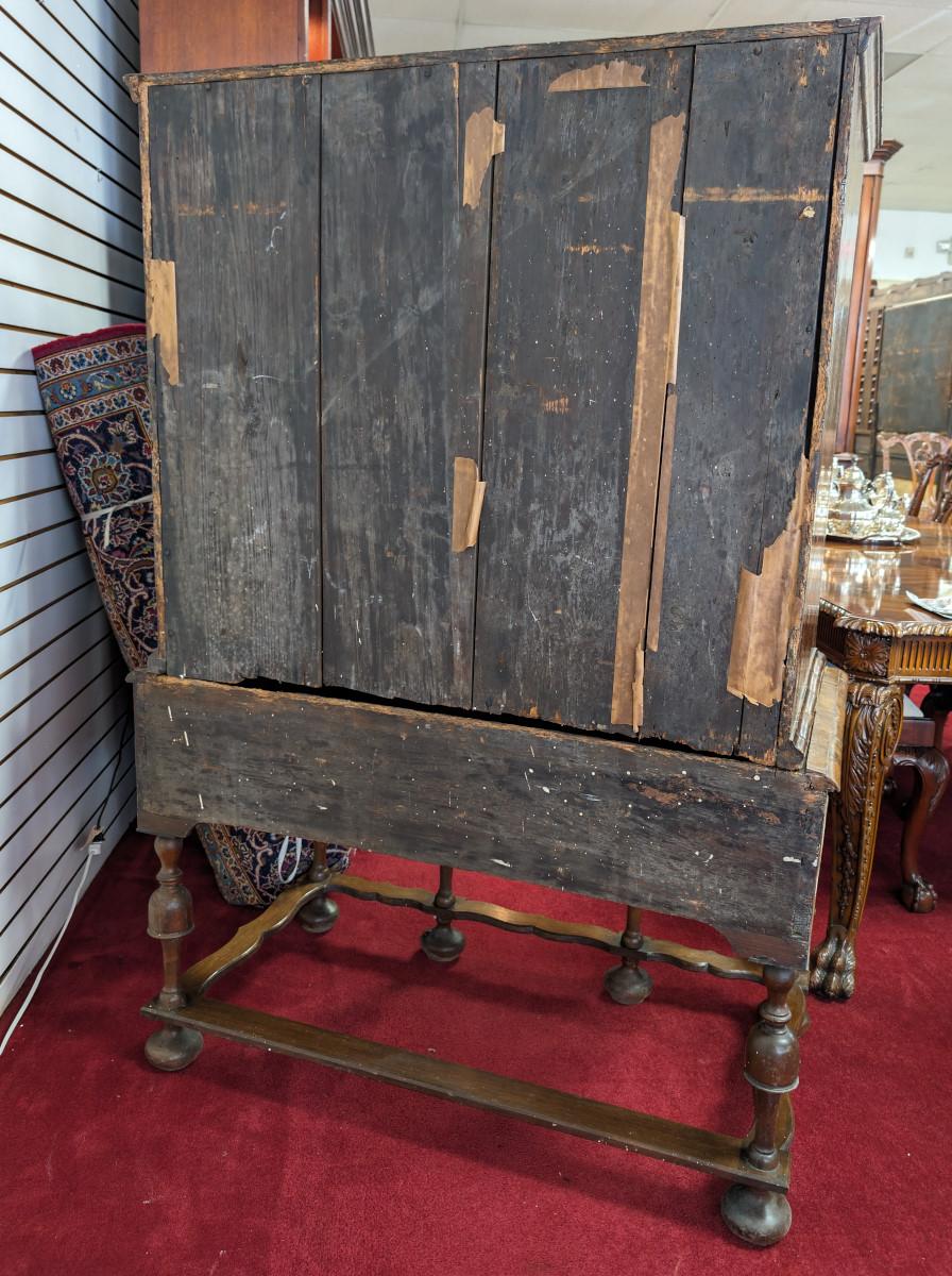 Antique English William & Mary Burl Walnut Cabinet On Stand, Late 17th Century For Sale 7