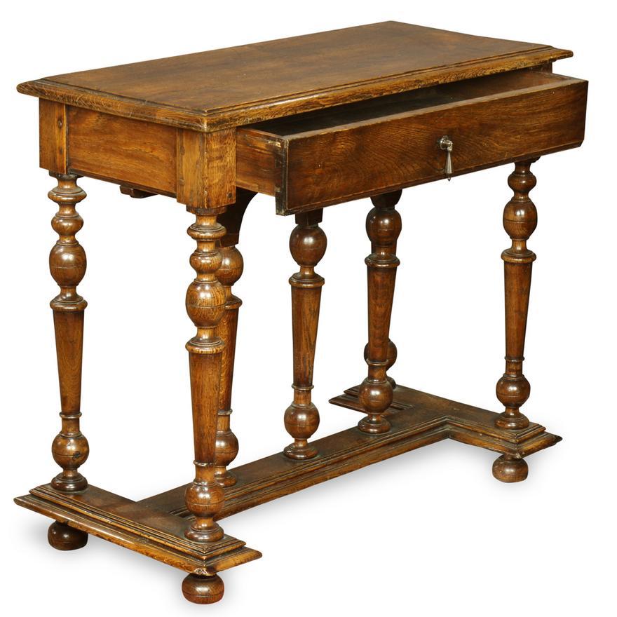 Hand-Carved Antique English William & Mary Oak Hall Table With Drawer Early 18th Century For Sale