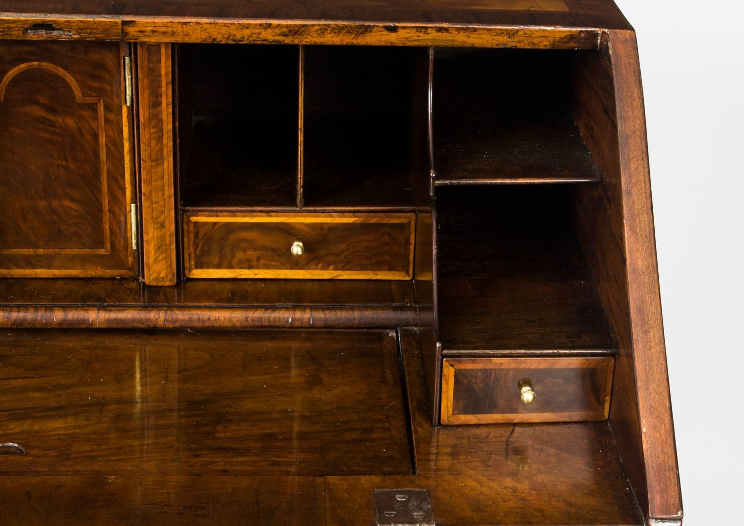 Antique English William & Mary Walnut and Feather Banded Bureau, 17th Century 10
