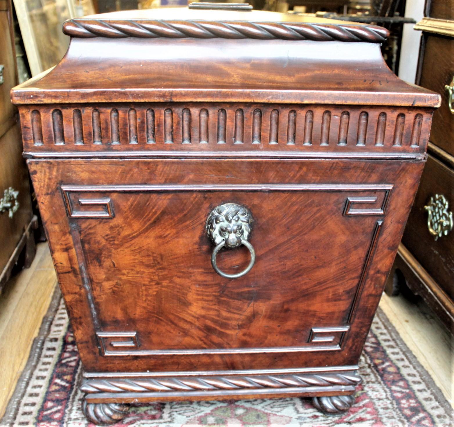 Antique English Willian IV Flamed Mahogany Wine Cooler with Lion Head Handles In Good Condition For Sale In Hamilton, Ontario