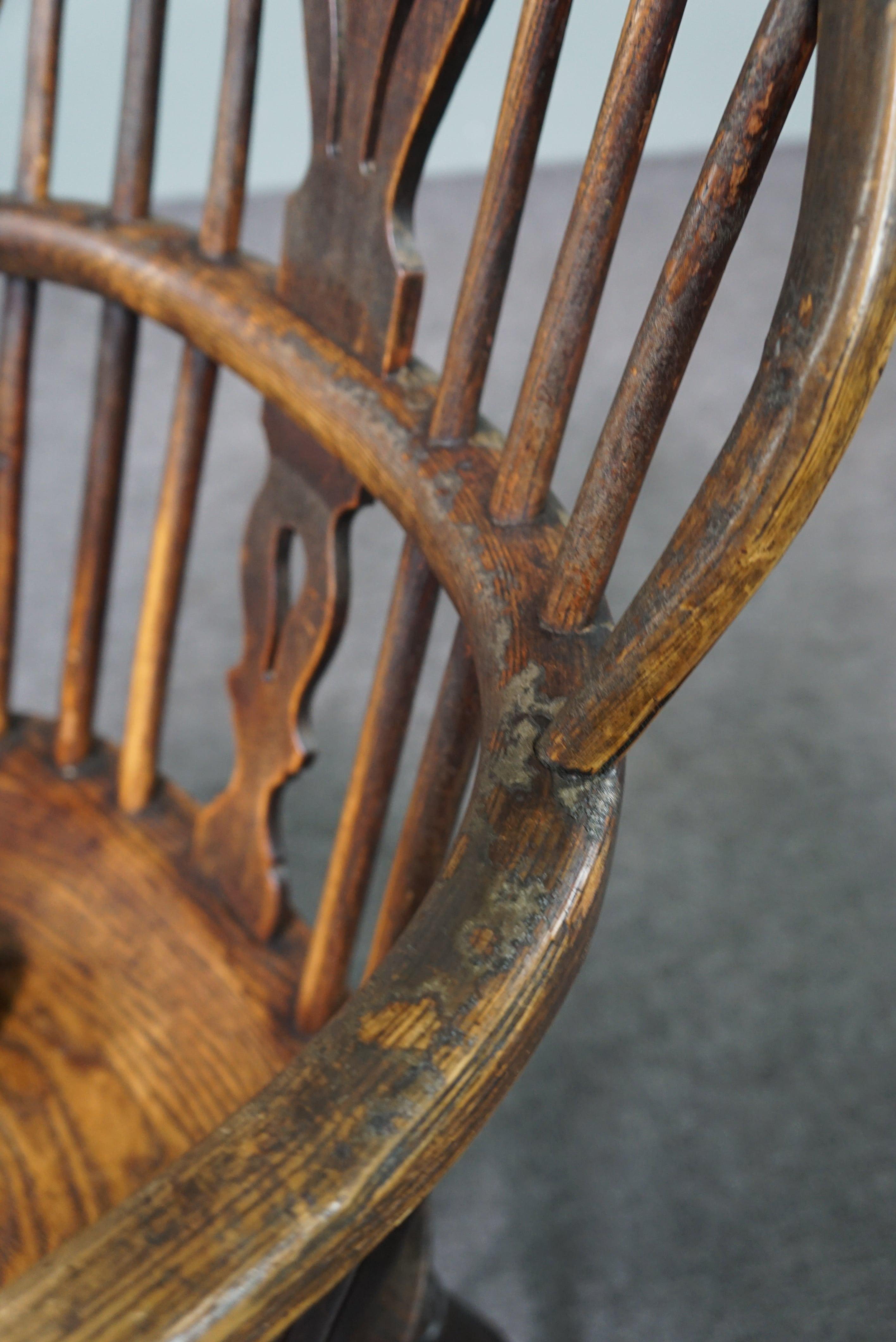 Antique English Windsor chair/armchair, low back, 18th century For Sale 5