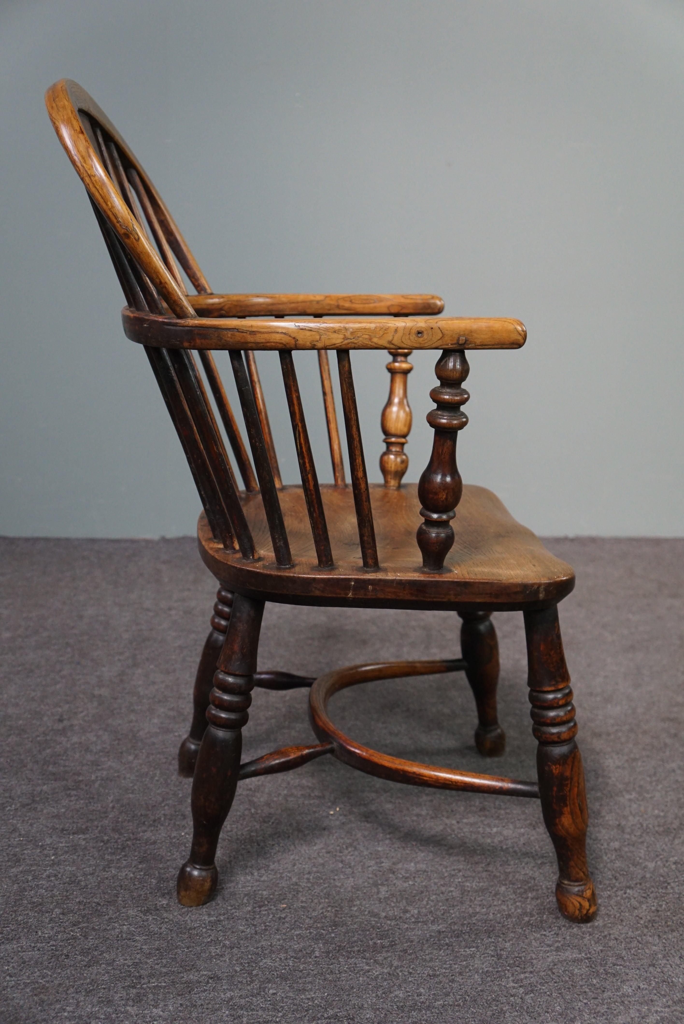 Hand-Crafted Antique English Windsor chair/armchair, low back, 18th century For Sale
