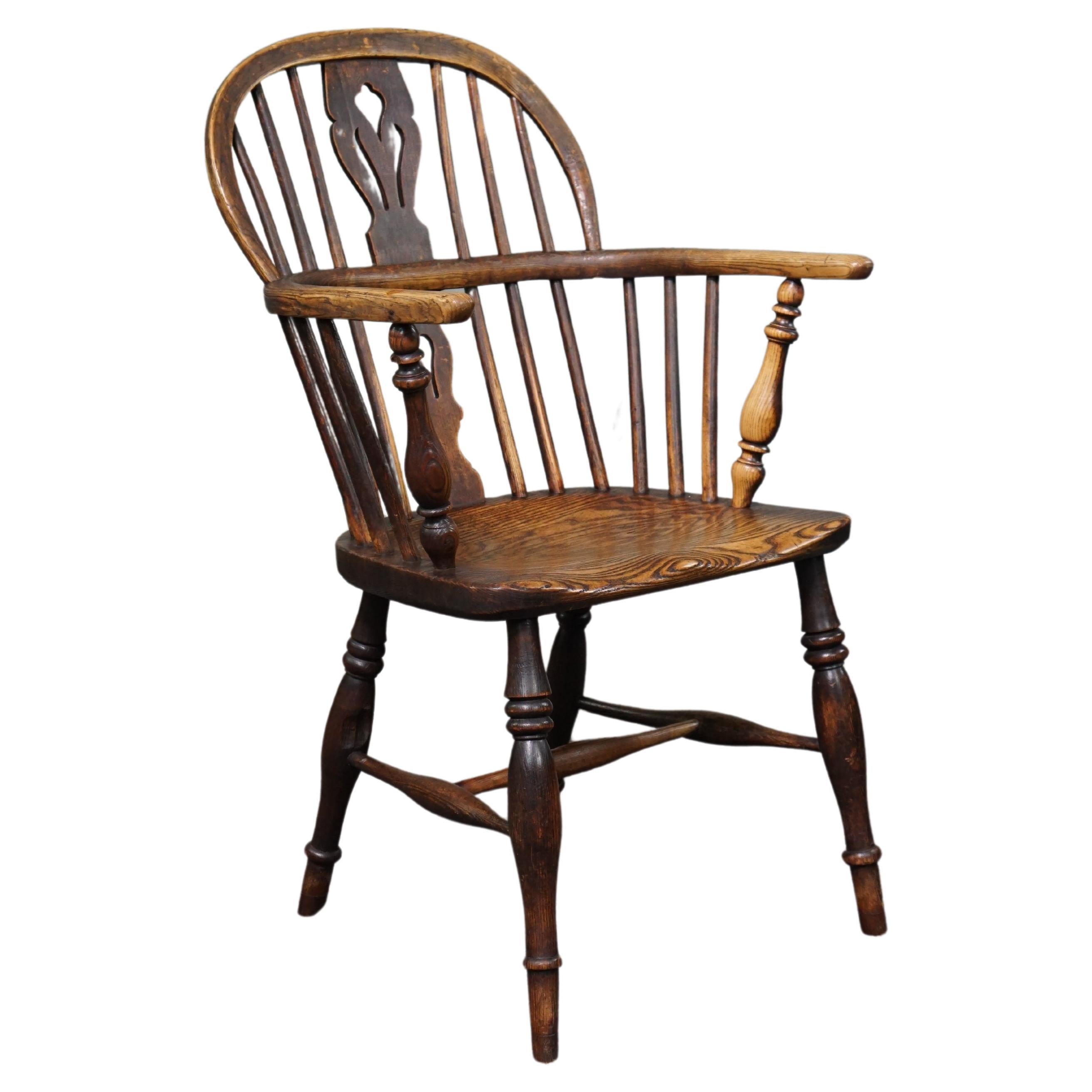 Antique English Windsor chair/armchair, low back, 18th century For Sale