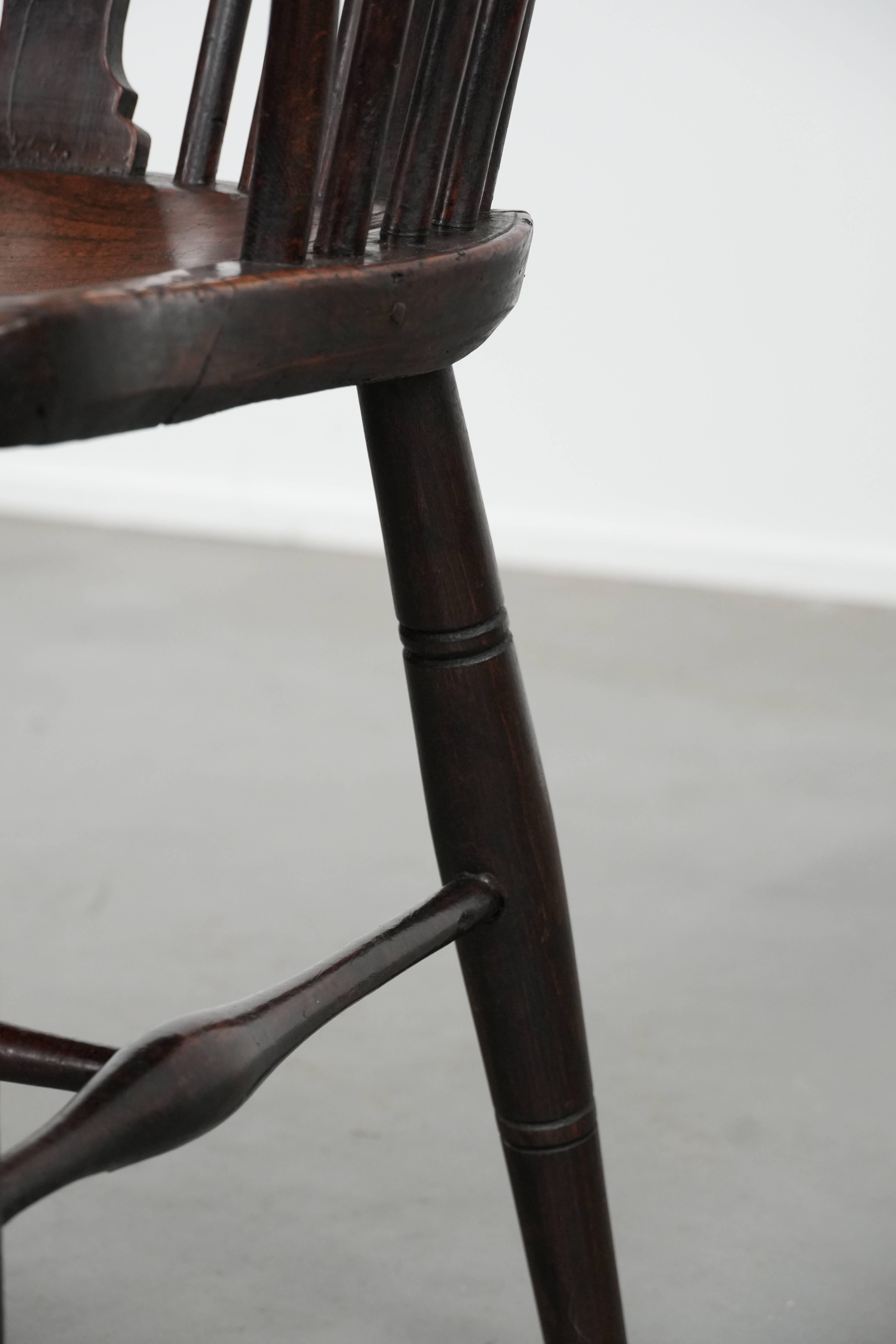 Antique English Windsor chair from the 18th century with spindled backrest im Angebot 9