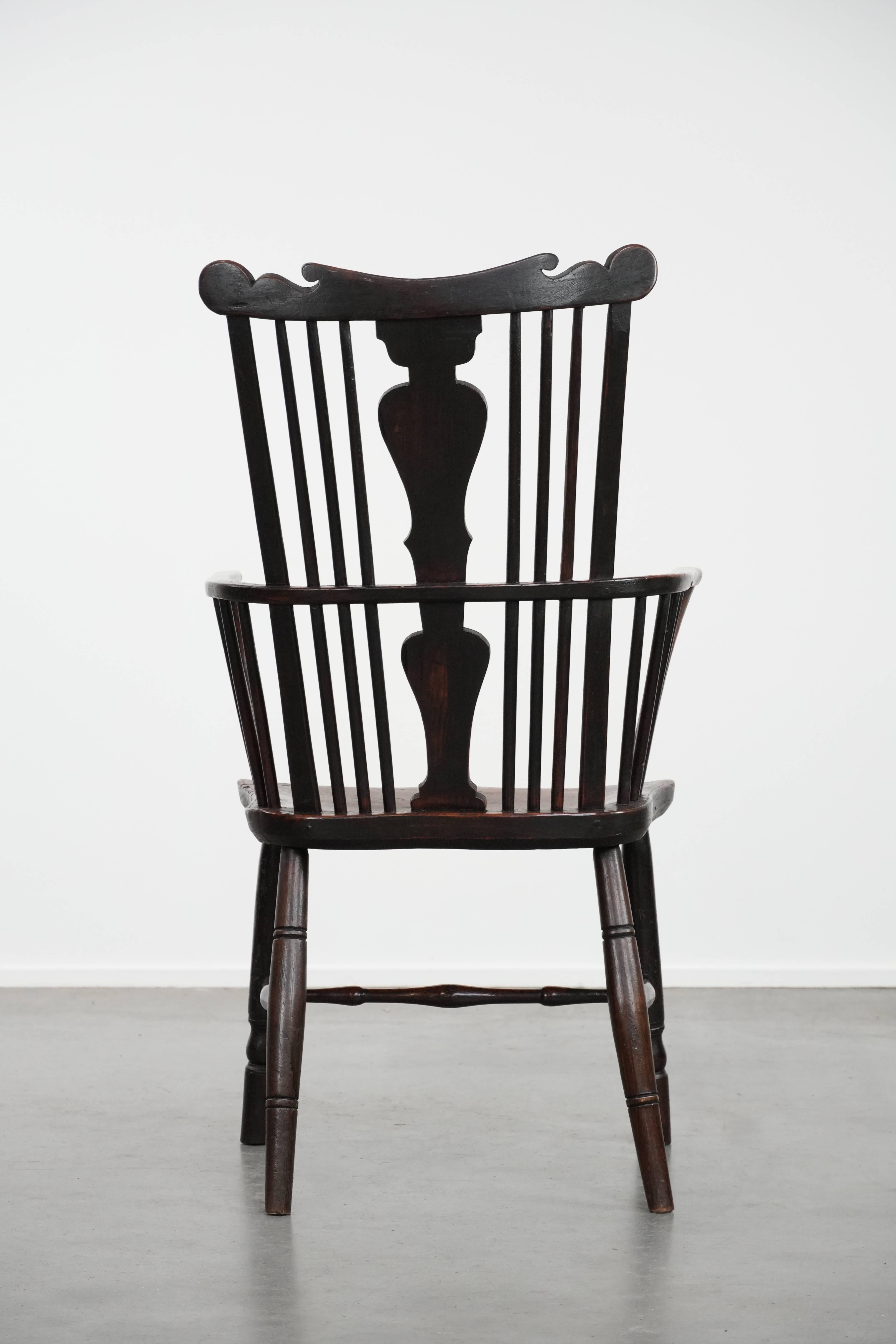 Antique English Windsor chair from the 18th century with spindled backrest im Zustand „Relativ gut“ im Angebot in Harderwijk, NL