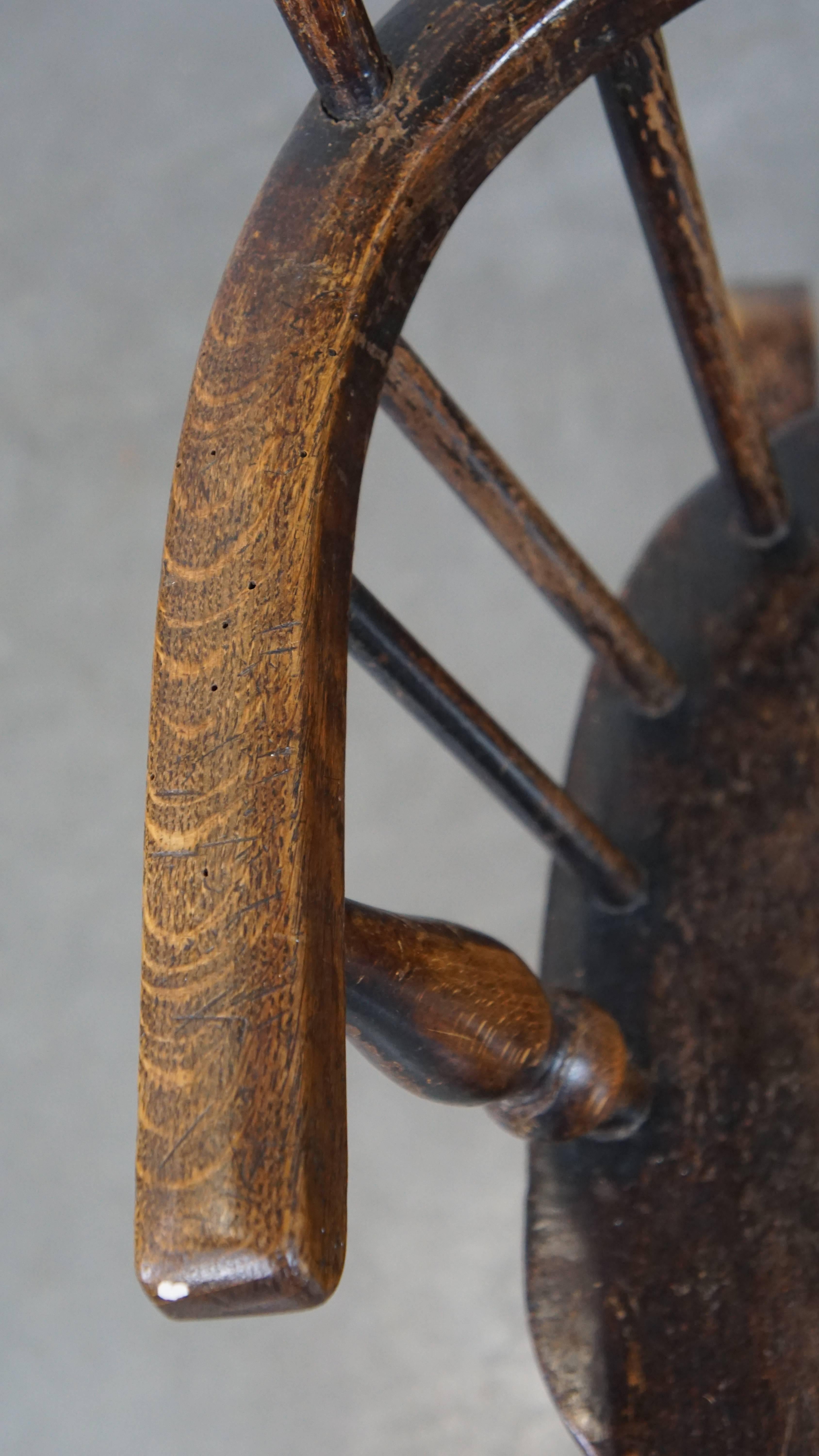 Antique English Windsor children's rocking chair from the early 19th century For Sale 1