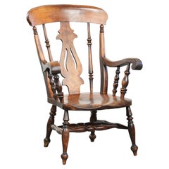 Antique English Windsor spindle chair from the early 19th century