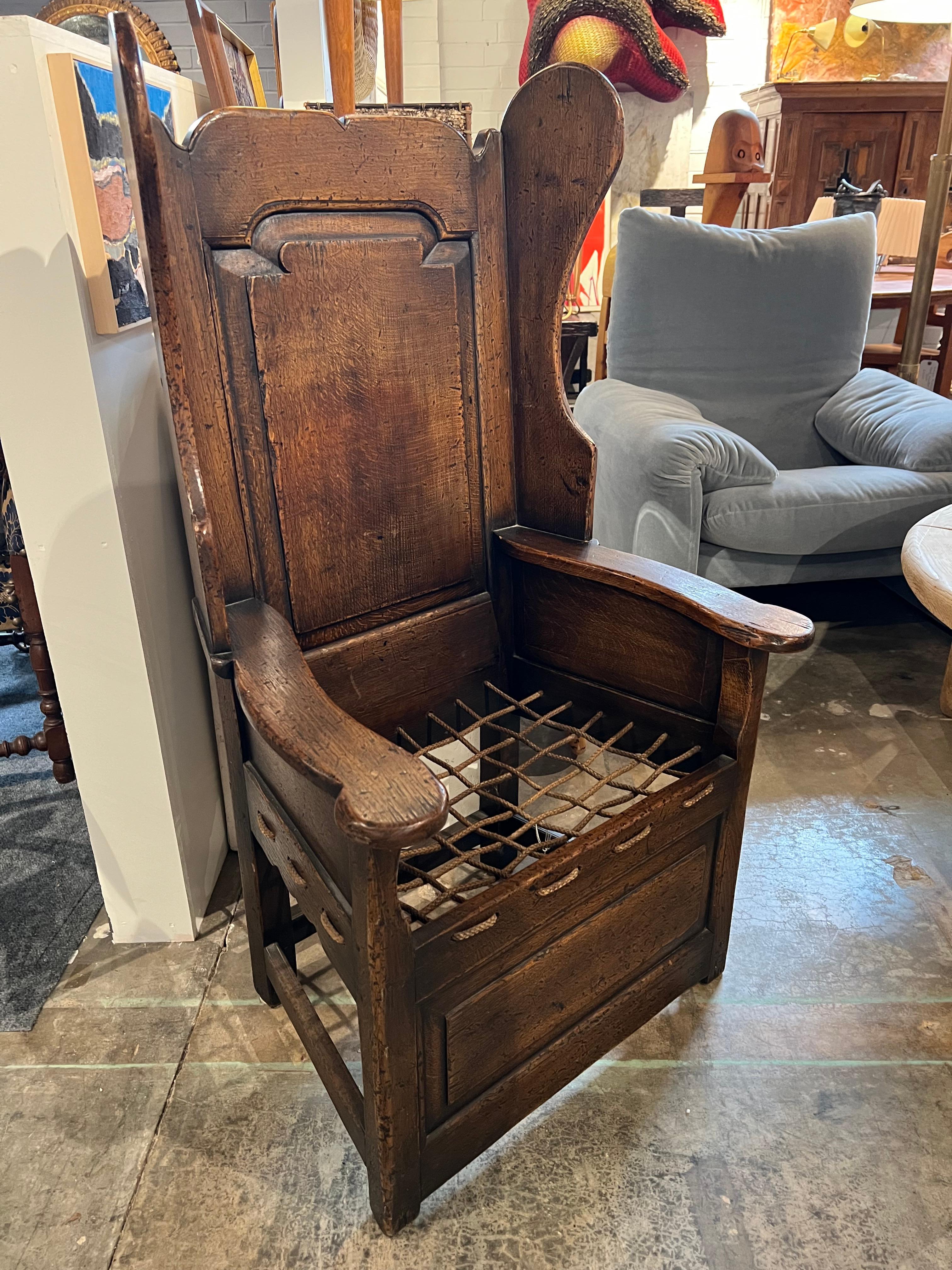 Antique English Wing Accent Chair  In Good Condition For Sale In Chicago, IL