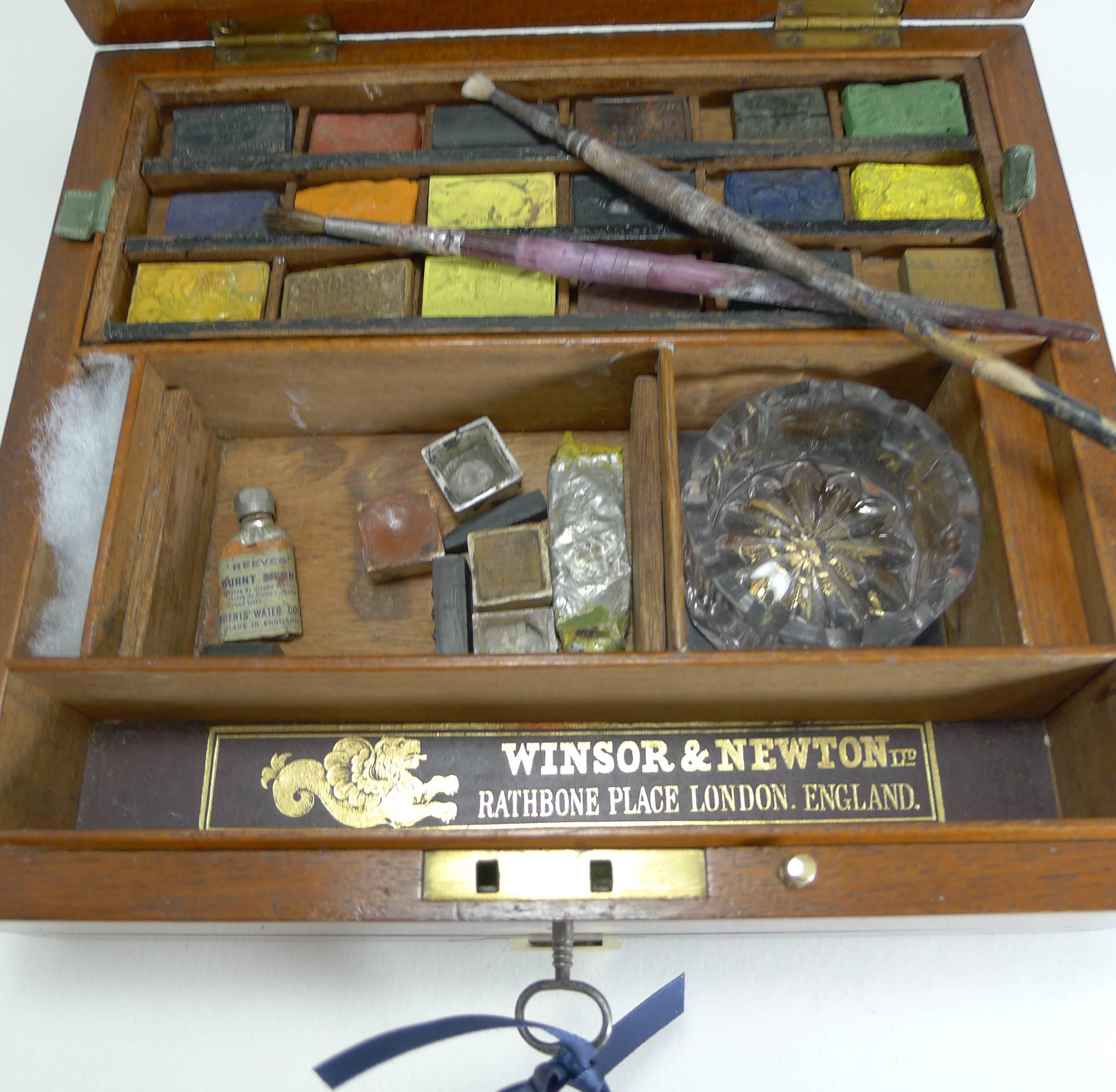 Late Victorian Antique English Winsor and Newton Artist's Watercolor / Paint Box, circa 1885