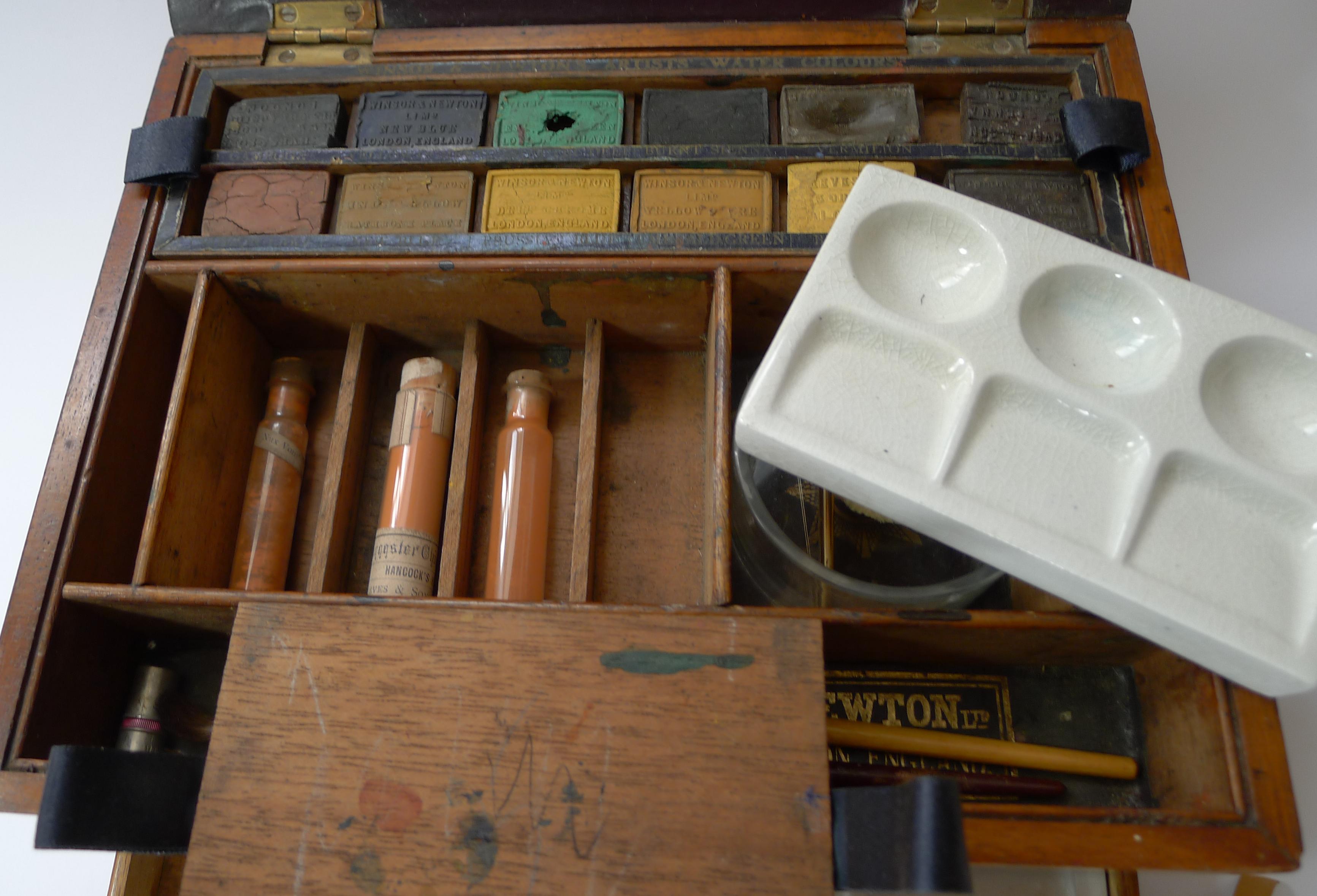 Antique English Winsor and Newton Artist's Watercolour / Paint Box, c.1885 In Good Condition In Bath, GB