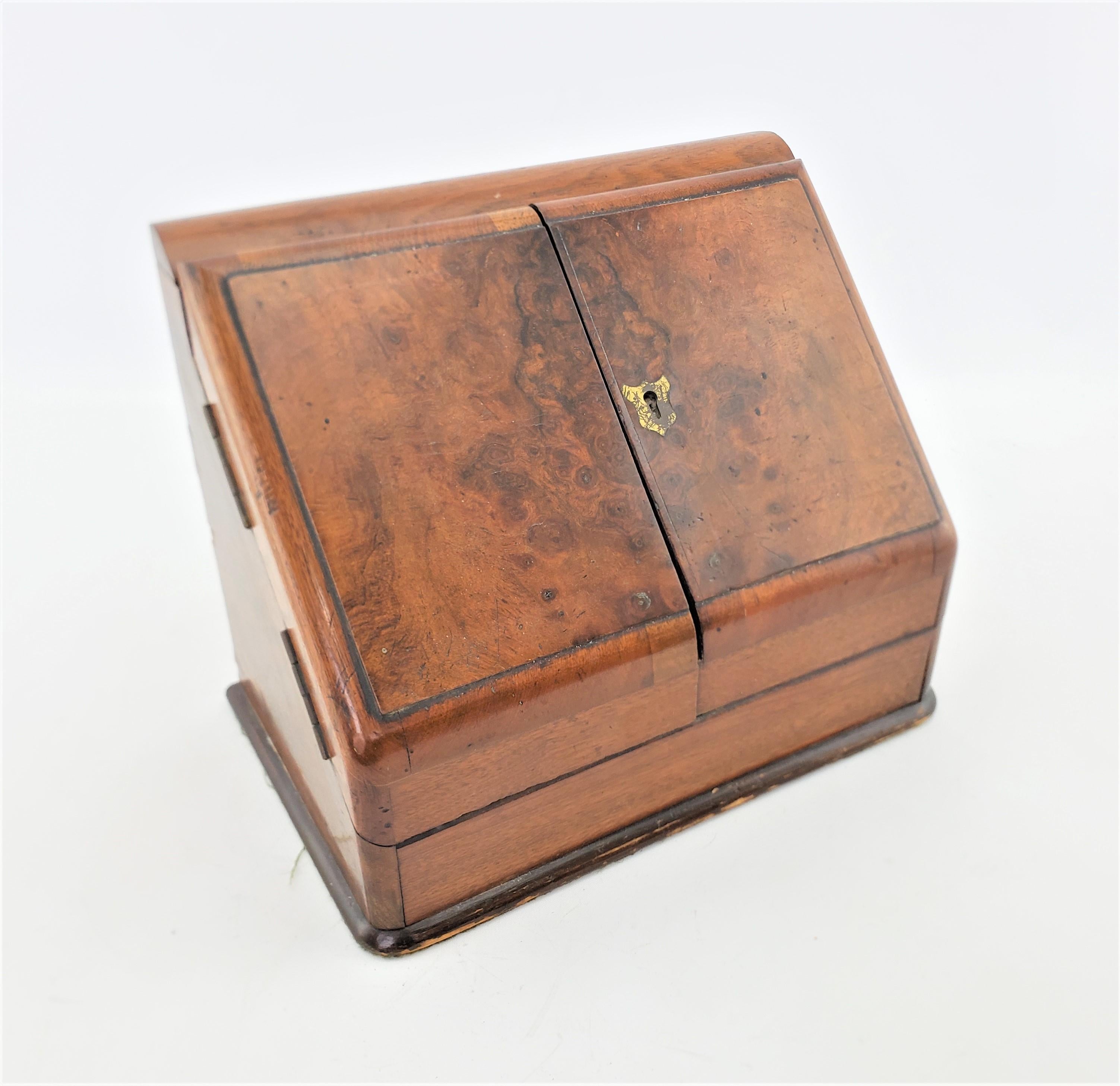 Antiker englischer Lap-Schreibtisch und Dokumentenschachtel aus Holz und Messing (Frühviktorianisch) im Angebot