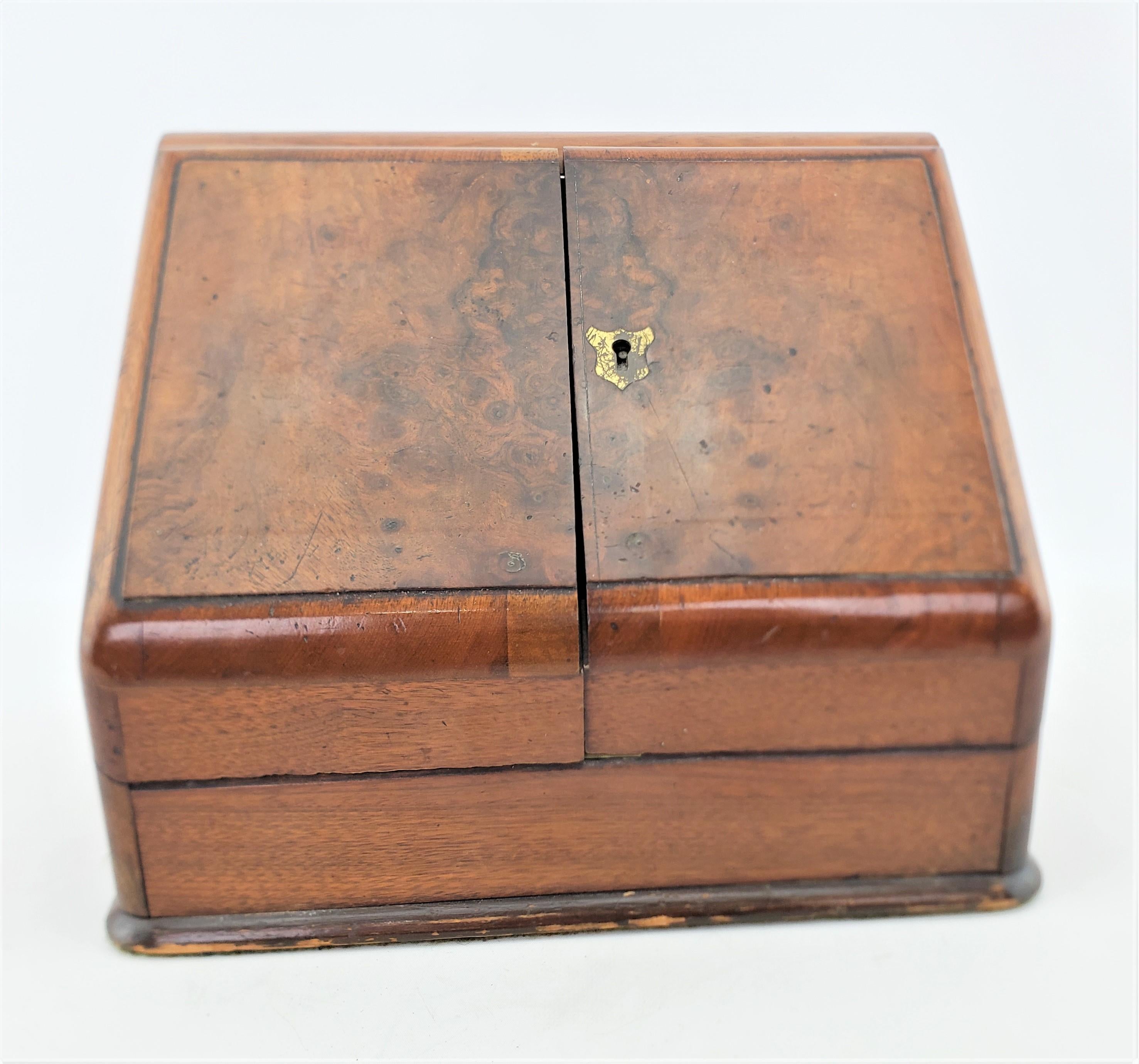 Antiker englischer Lap-Schreibtisch und Dokumentenschachtel aus Holz und Messing (Englisch) im Angebot