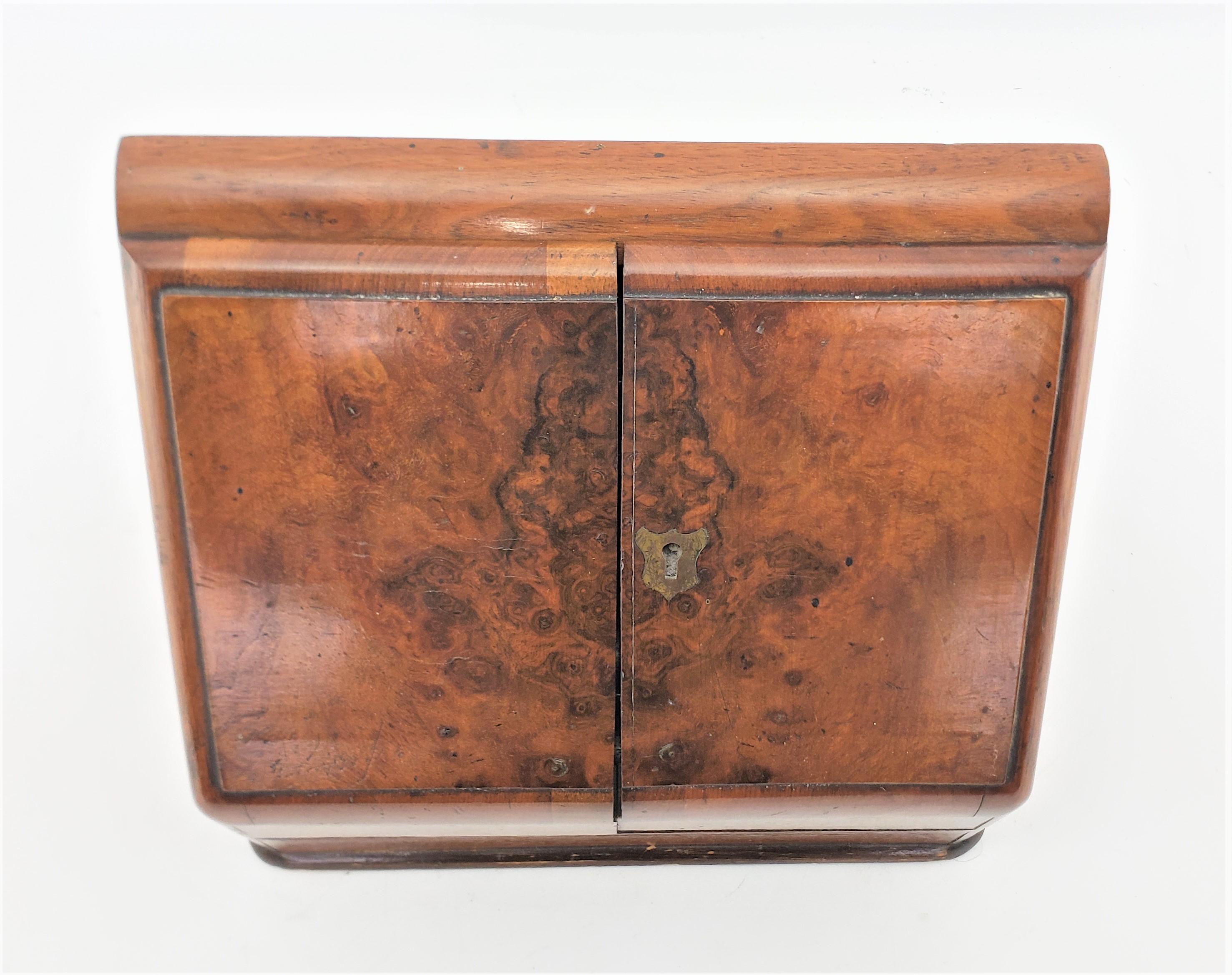 Antiker englischer Lap-Schreibtisch und Dokumentenschachtel aus Holz und Messing (Walnuss) im Angebot