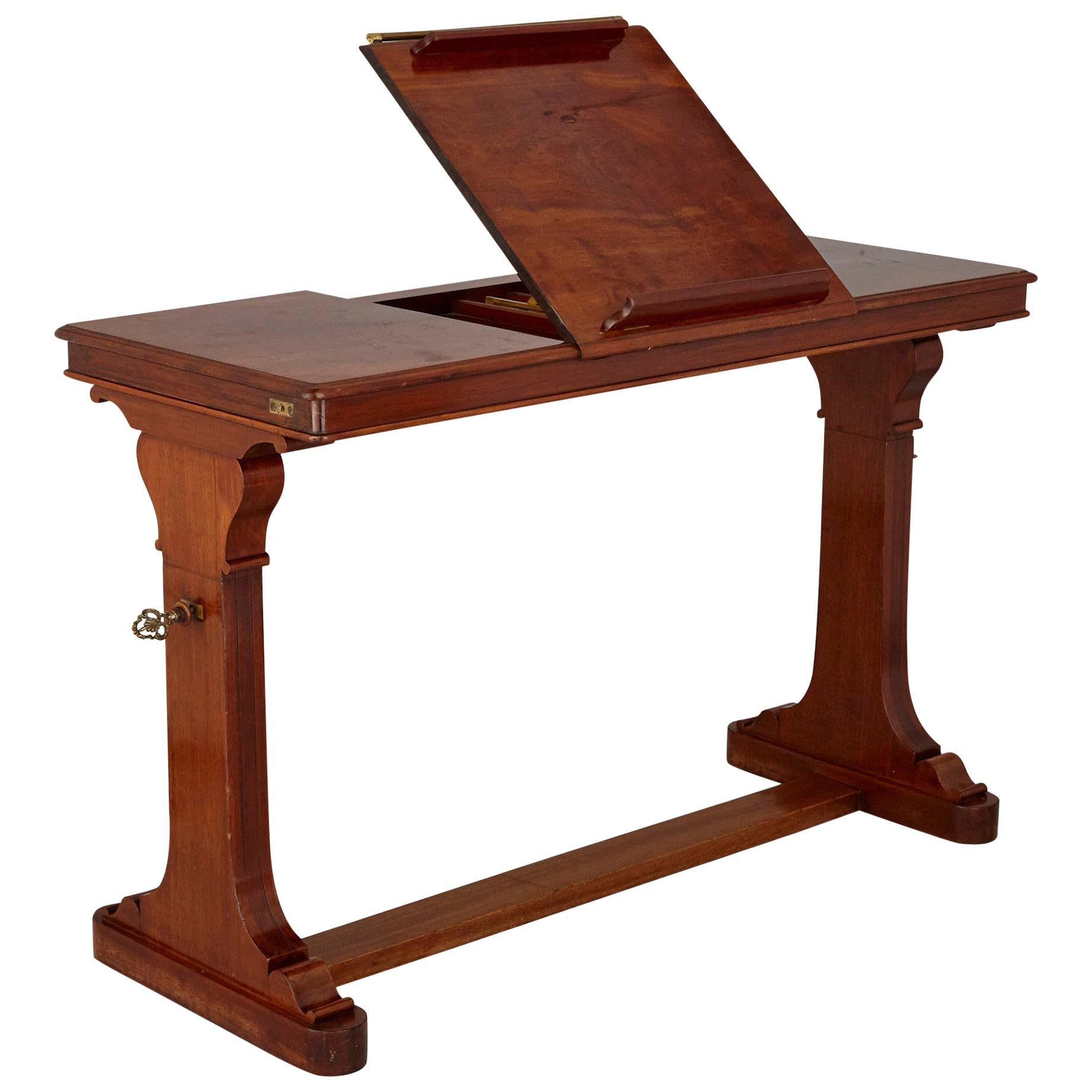 Bureau anglais ancien en bois avec support de lecture