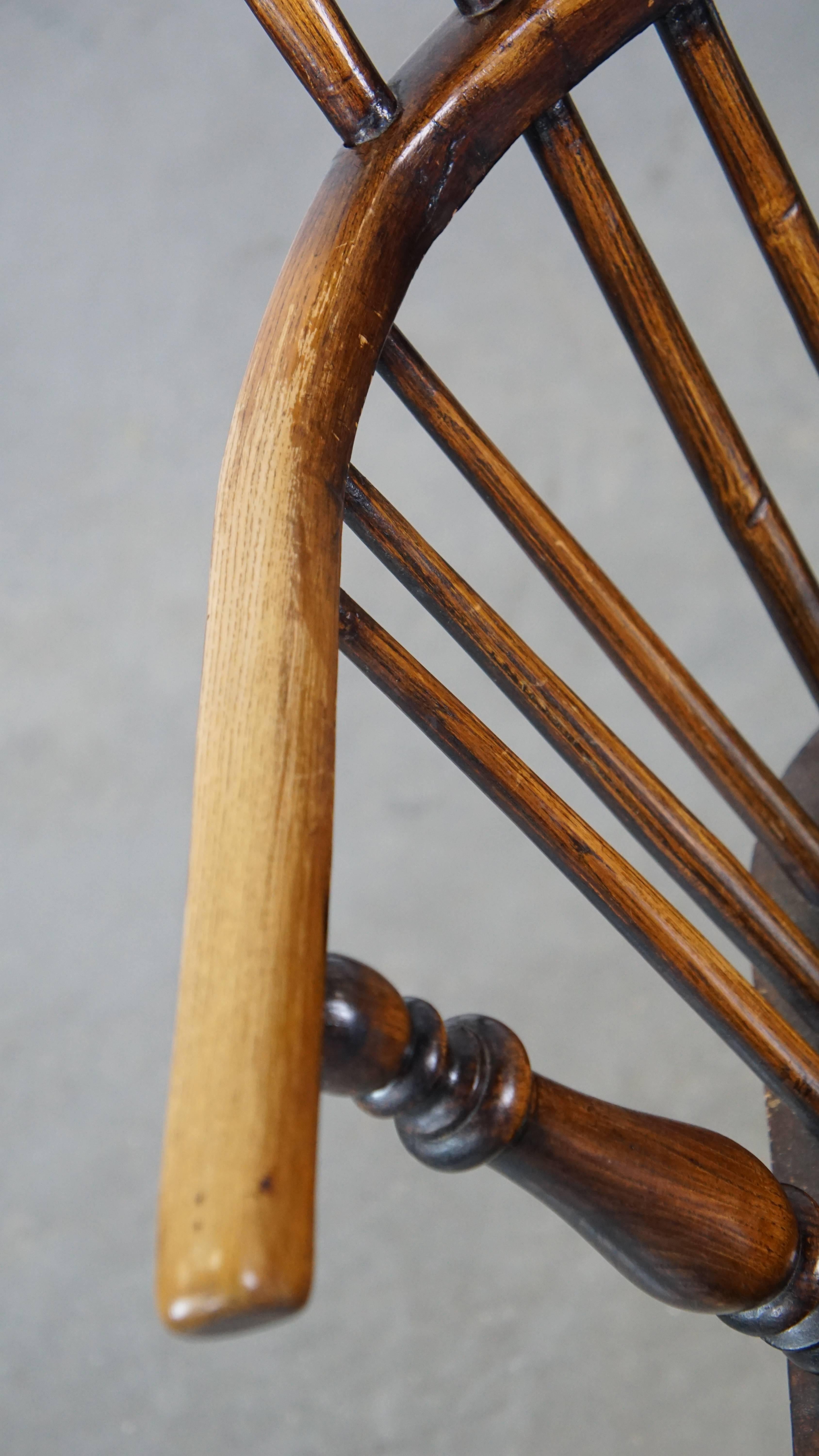 Antiker englischer Windsor-Esszimmer-/Beistellstuhl aus Holz im Angebot 1