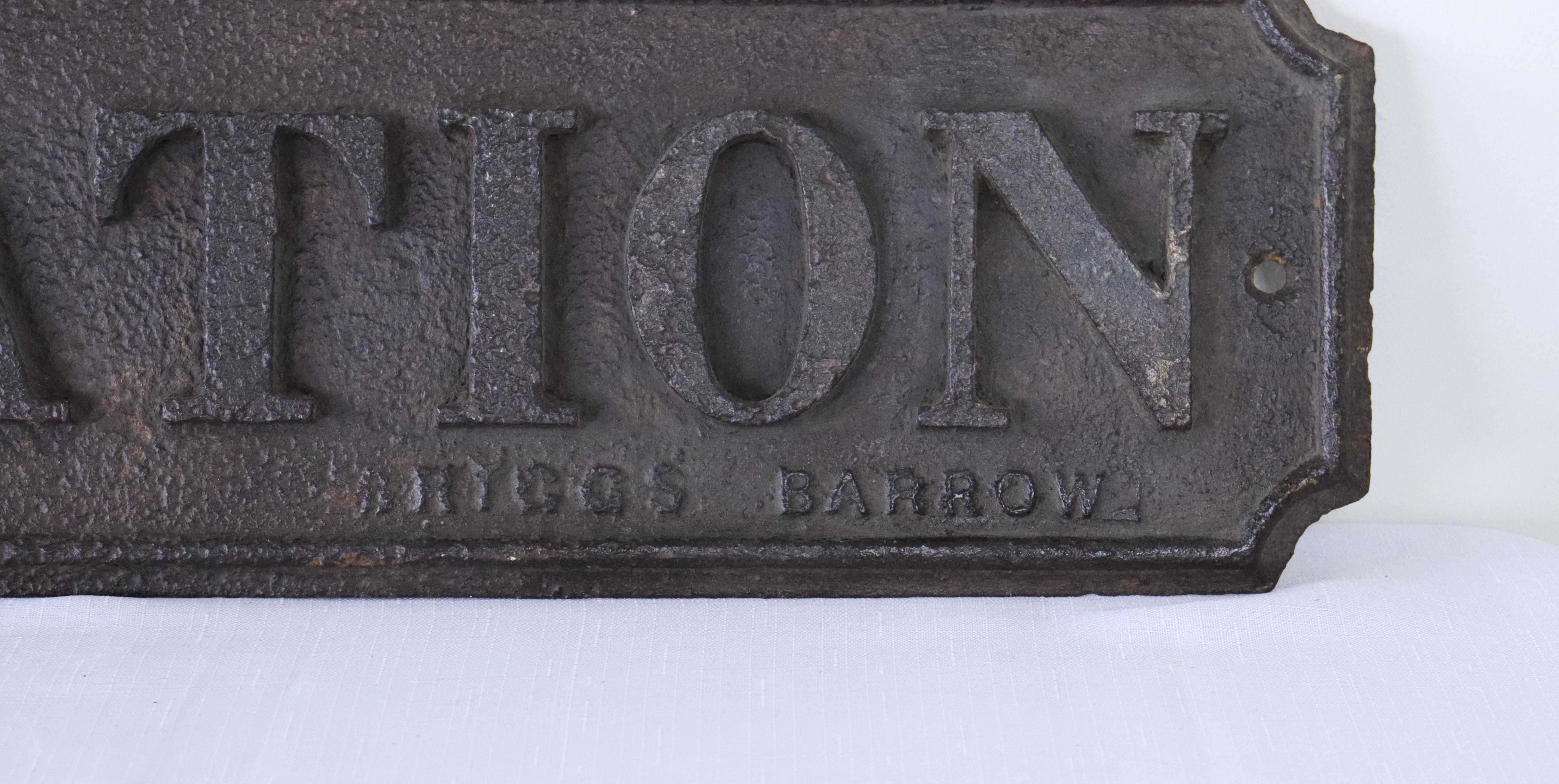 Antikes englisches schmiedeeisernes Polizisten-Stationsschild mit Briggs Barrow Mark (Englisch) im Angebot