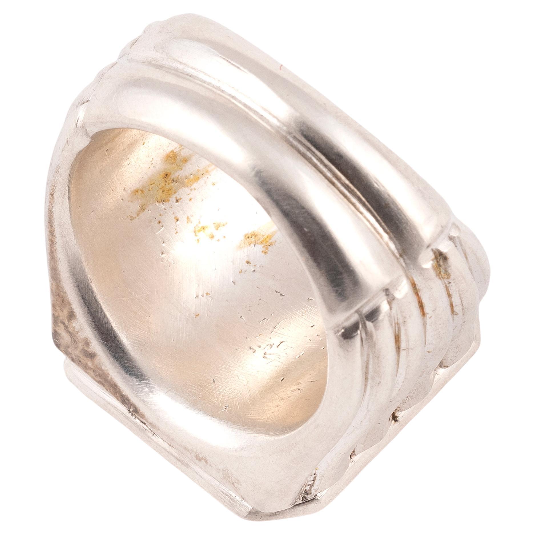 Antique Engraved Armorial Silver And Gold Signet Men’s Ring In Excellent Condition For Sale In Firenze, IT