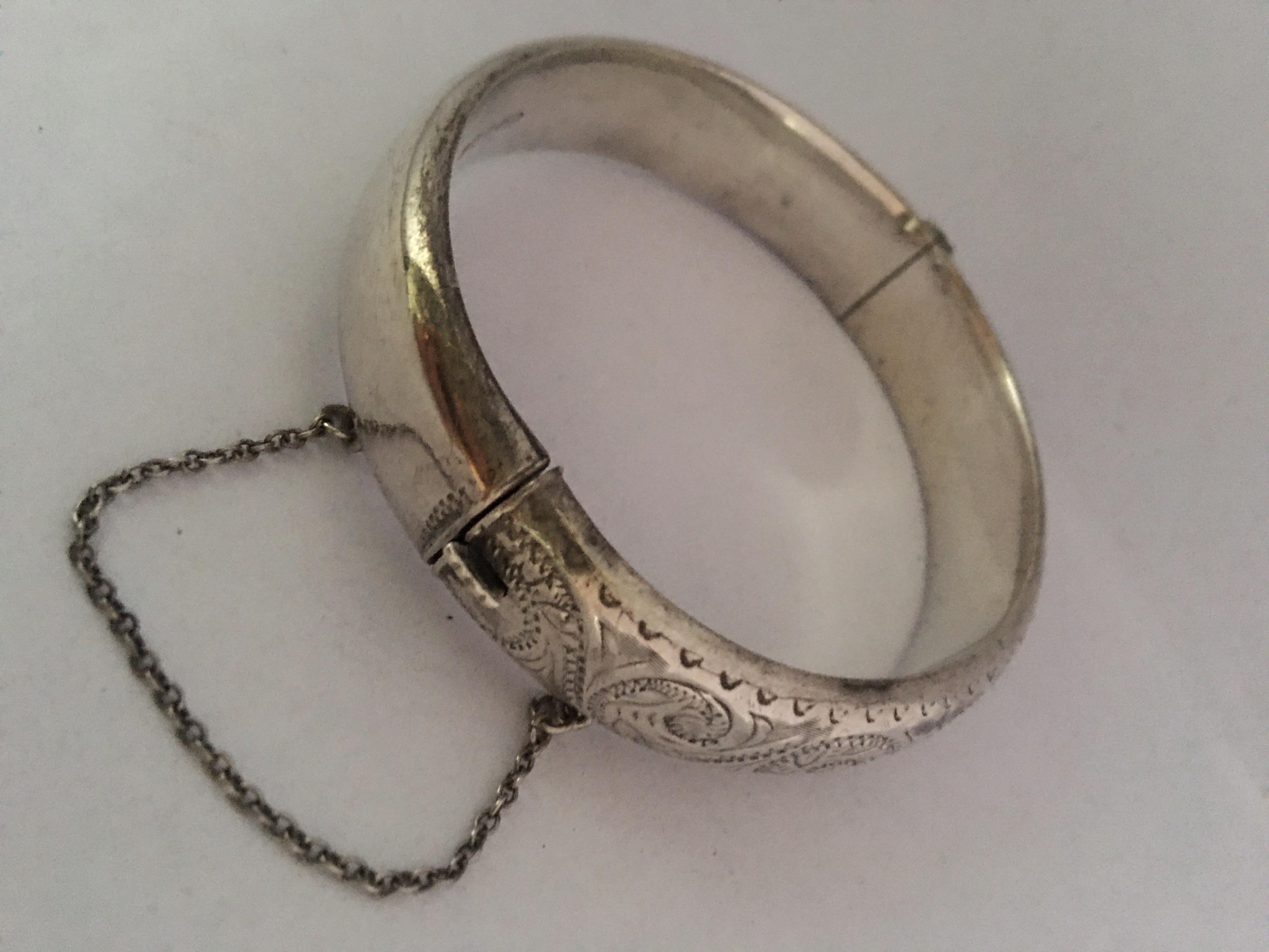 Antique Engraved Hollow Silver Bangle In Fair Condition For Sale In Carlisle, GB