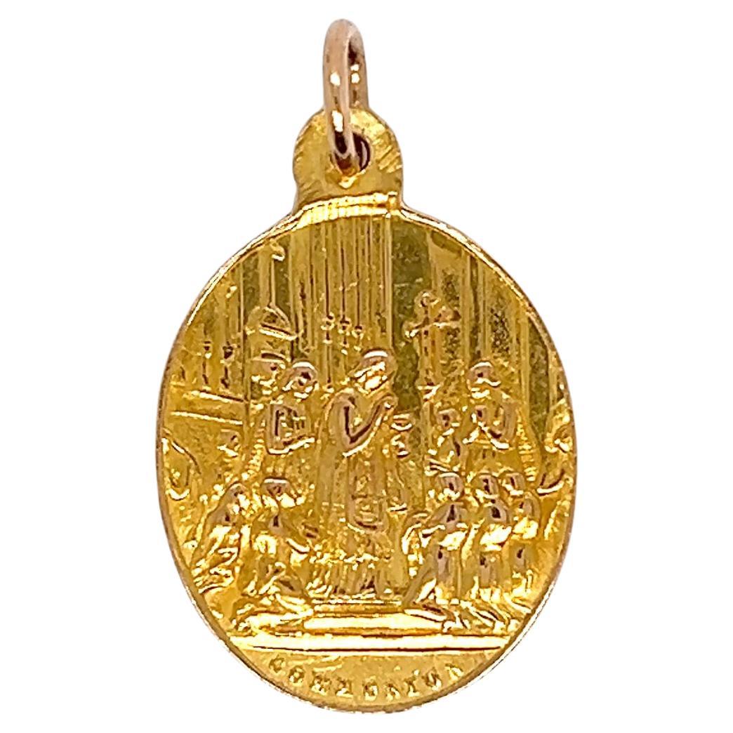 Médaille ancienne gravée "La scène" en or jaune 18 carats, vers 1950 en vente