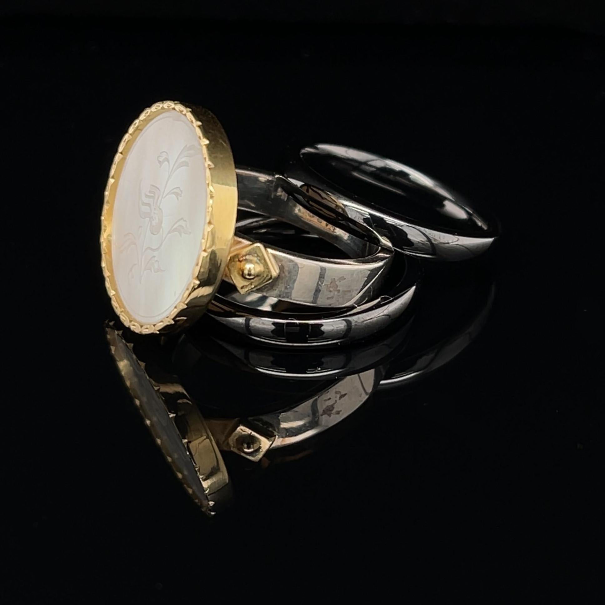 Artisan Antique Engraved Mother-of-Pearl Ring in 18k Gold with Removable Ceramic Bands For Sale