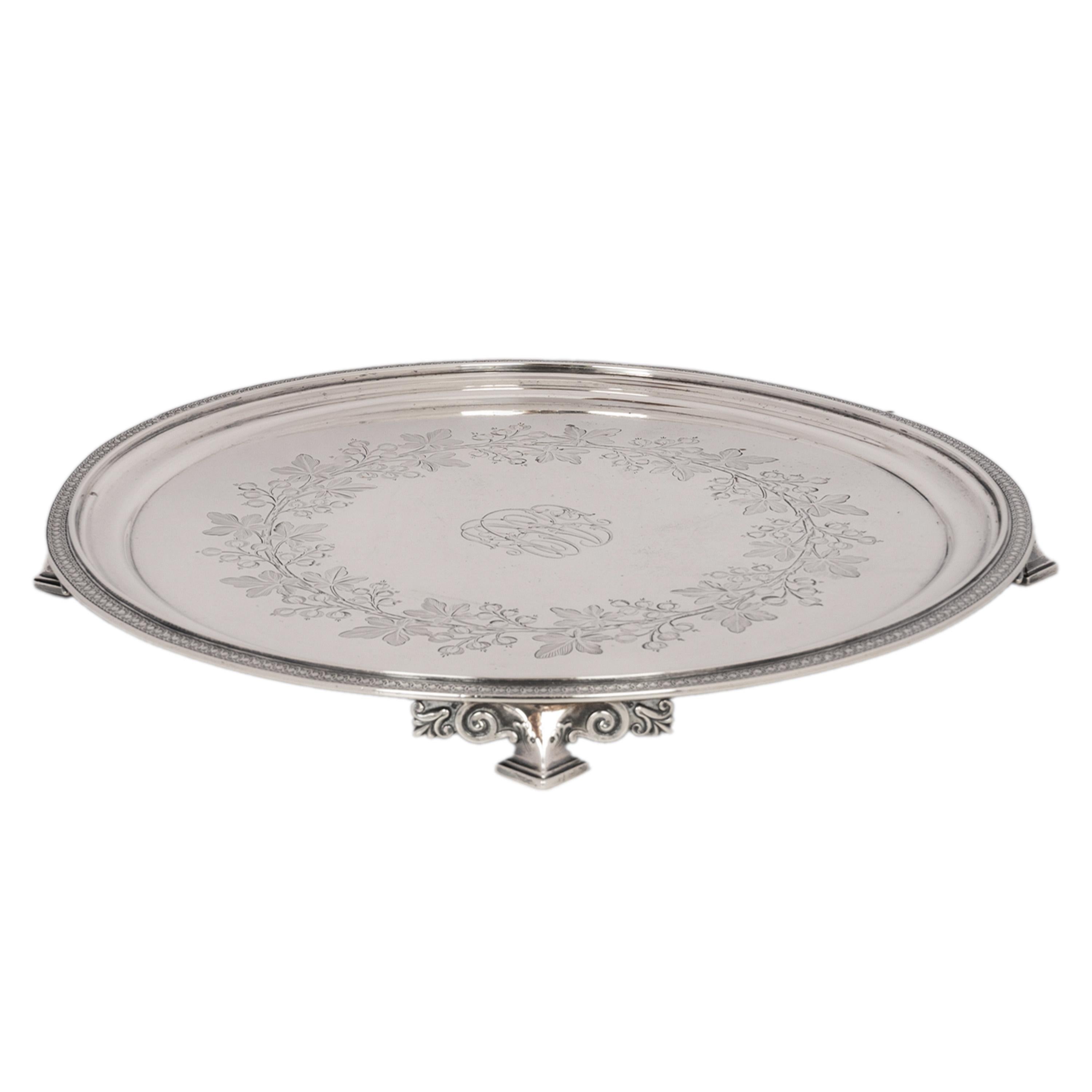 Antique Sterling Silver Graved Tiffany & Co Footed Salver Tray New York 1870 en vente 2