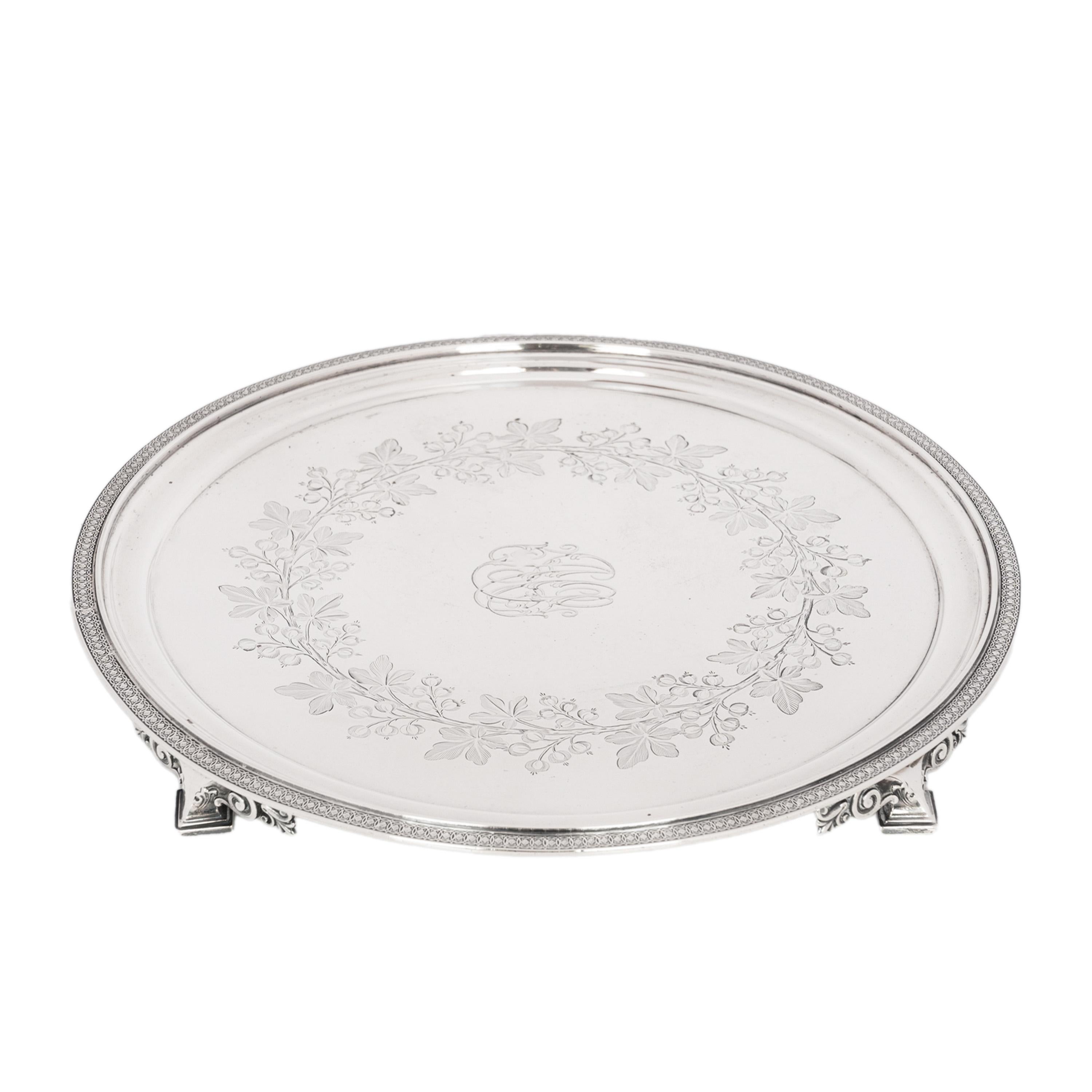 Gravé Antique Sterling Silver Graved Tiffany & Co Footed Salver Tray New York 1870 en vente