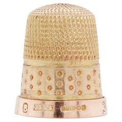 Antiker gravierter Thimble aus 9 Karat Roségold und Gelbgold, 1942