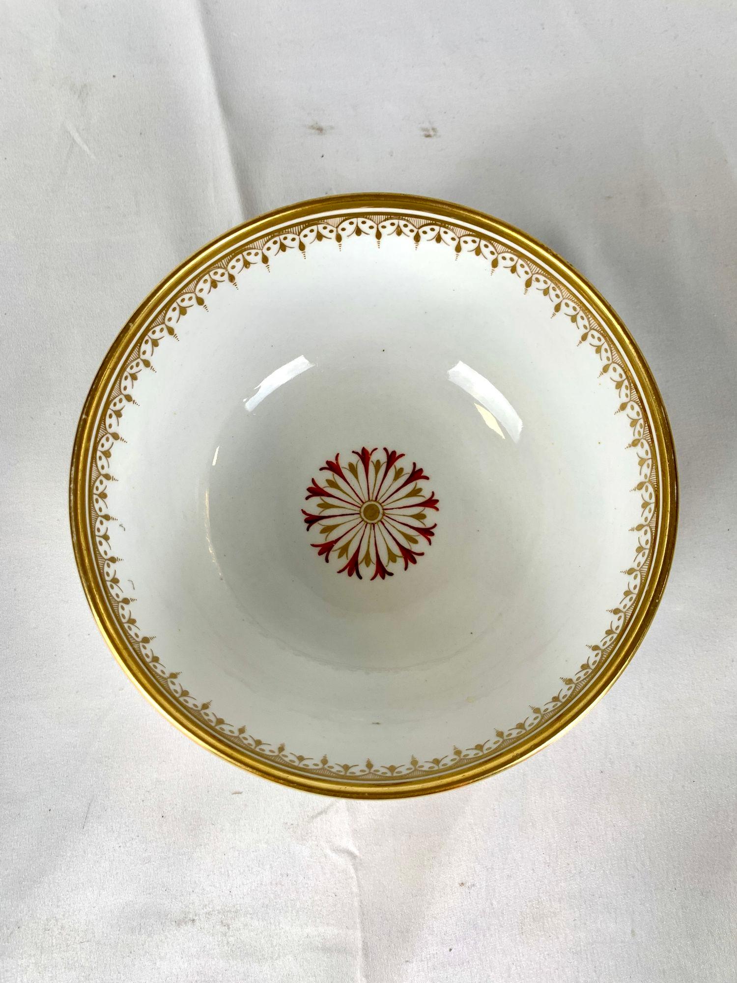Antike Enlish-Porzellanschale mit neoklassizistischer Dekoration, um 1820 (19. Jahrhundert) im Angebot