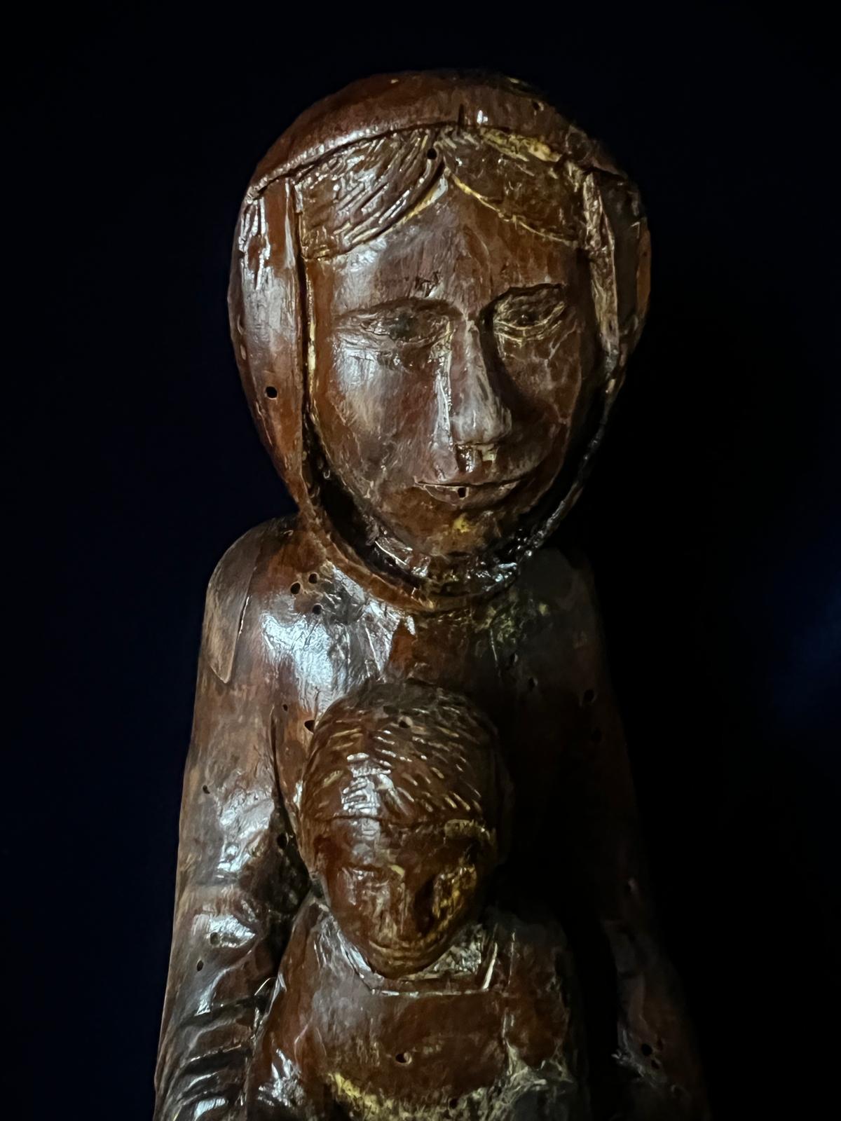 Antique French Romanesque 12th century Enthroned Madonna and Child en venta 2