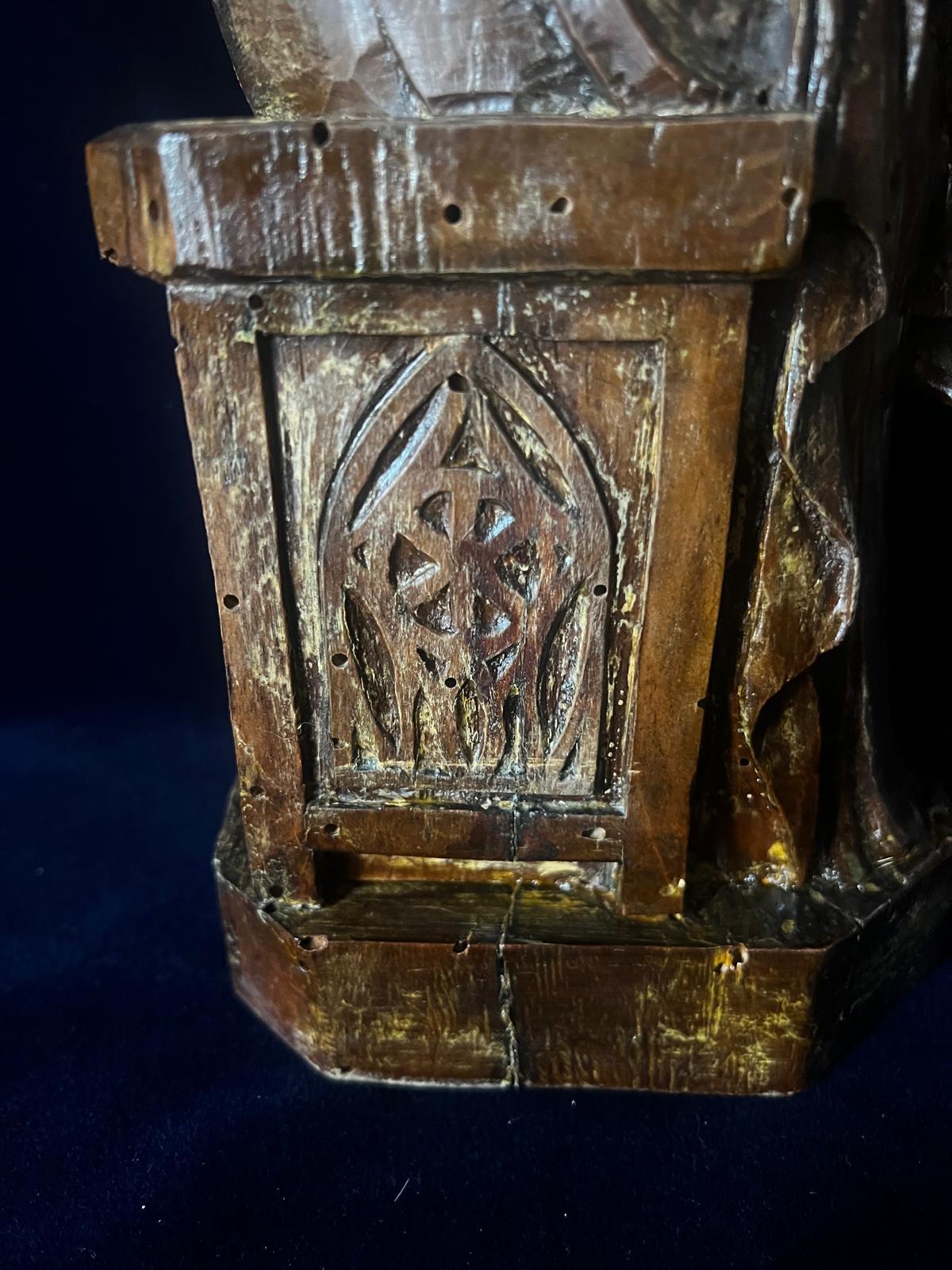 Antique French Romanesque 12th century Enthroned Madonna and Child en Bueno estado para la venta en Doha, QA
