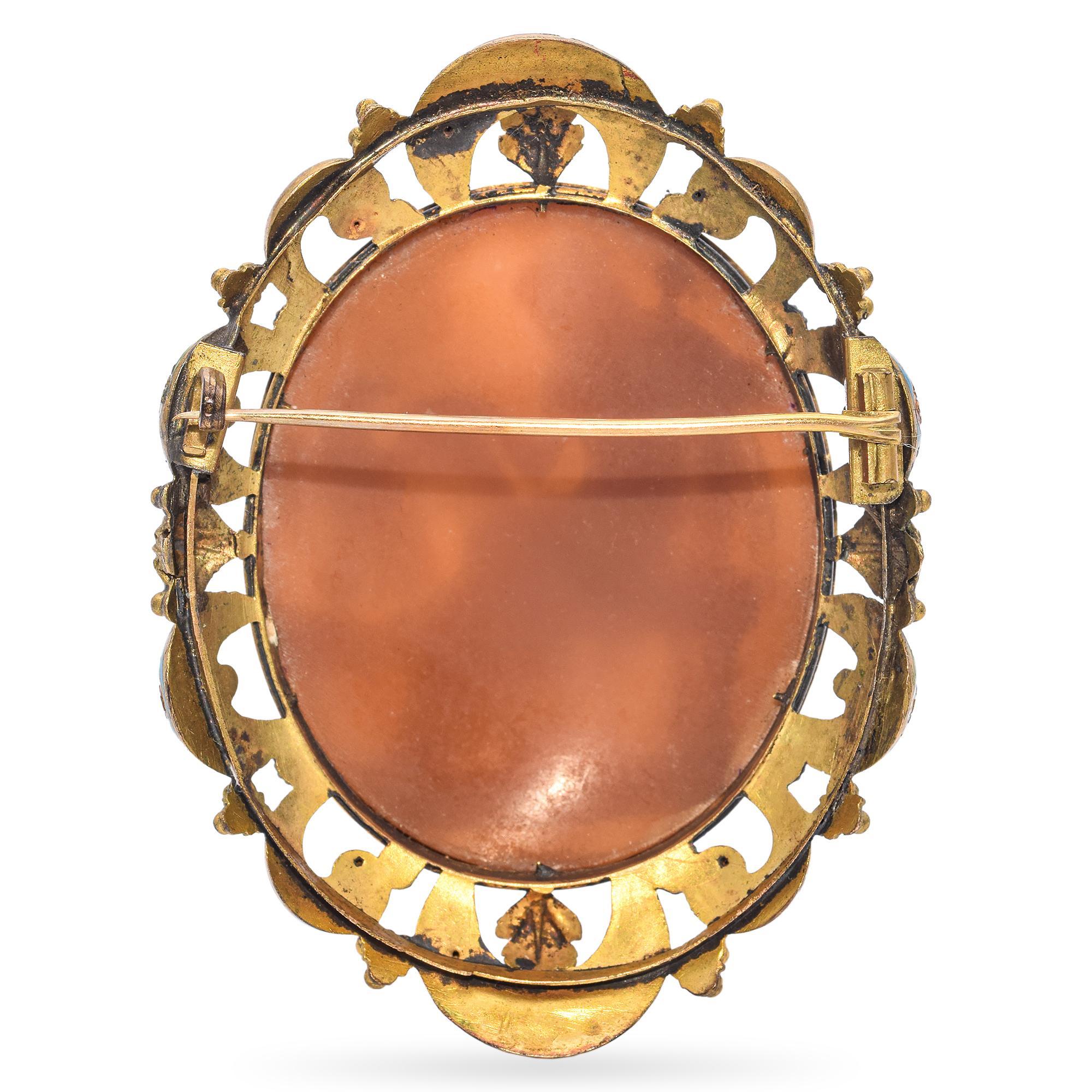 Broche ancienne camée Zeus avec son aigle en or jaune et émail Bon état - En vente à New York, NY