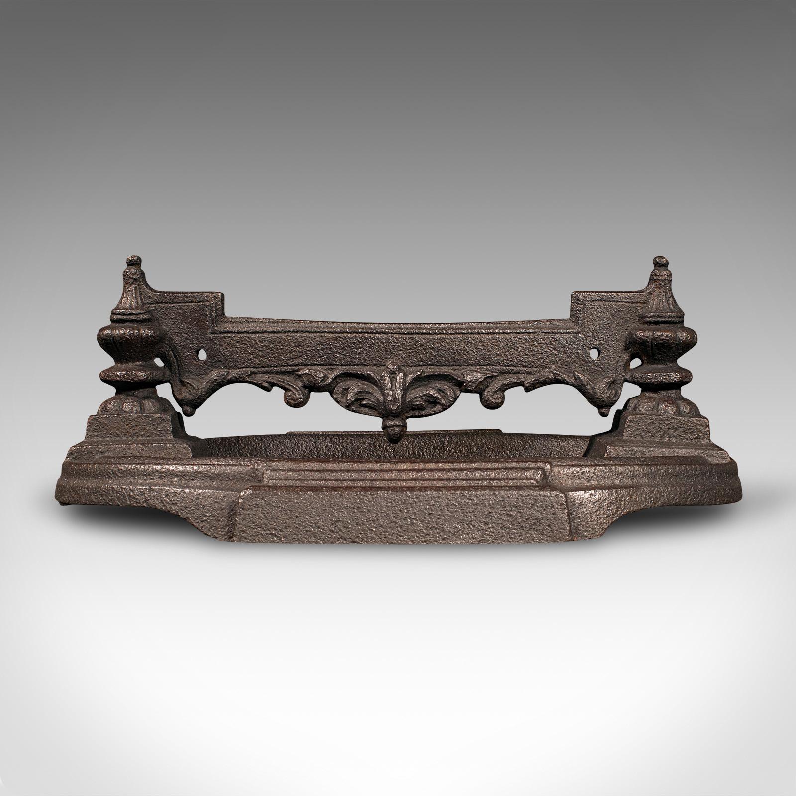 
This is an antique entrance boot scraper. An English, cast iron doorway shoe cleaner, dating to the Georgian period, circa 1800.

Generously sized scraper with a delightful appearance
Displaying a desirable aged patina and in very good order
Cast