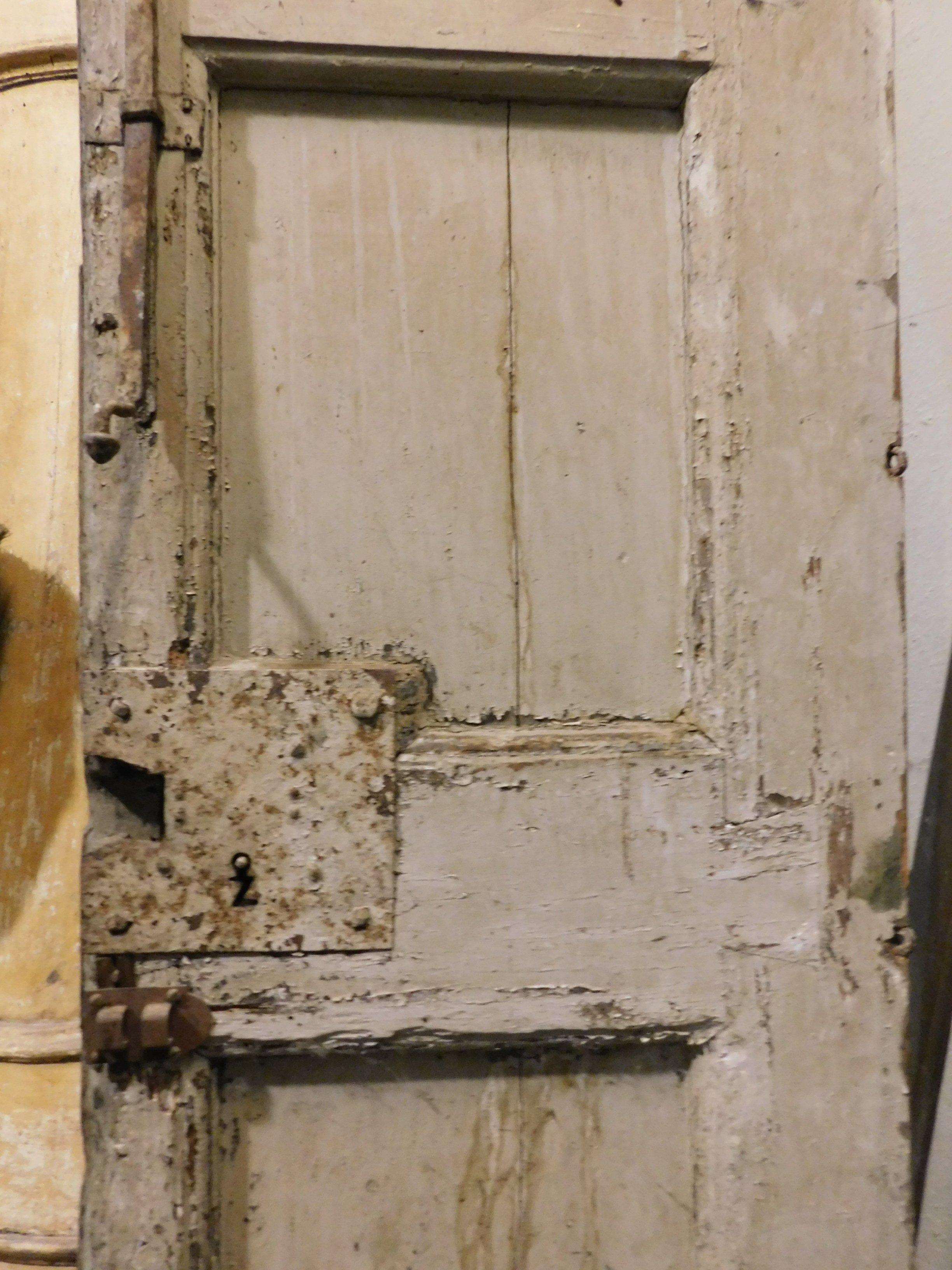 Antike Eingangstür, aus geschnitztem braunem Kastanienholz, zu restaurieren, 1700, Italien im Angebot 4