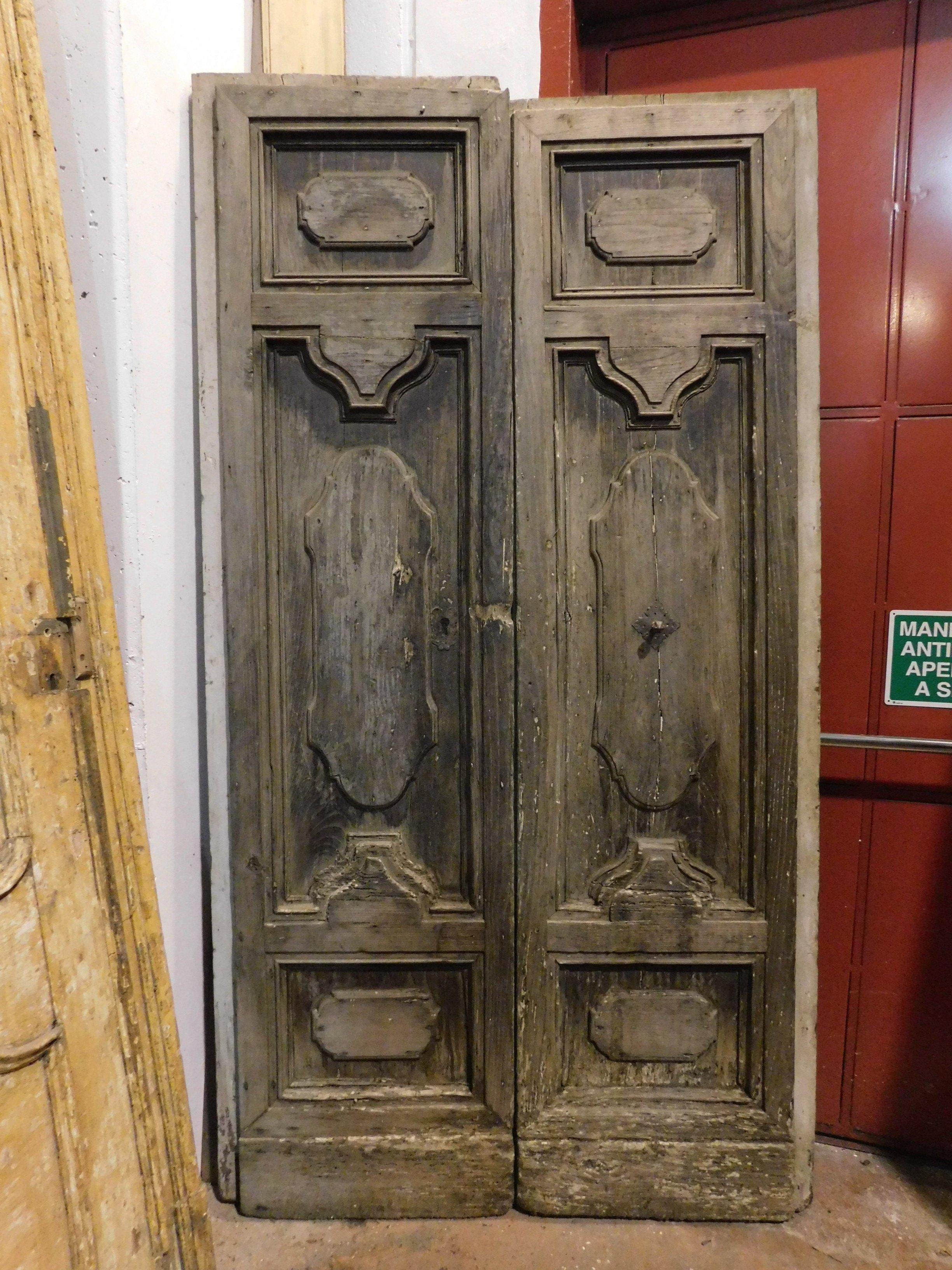 Puerta de entrada antigua, de castaño marrón tallado, a restaurar, 1700, Italia Italiano en venta