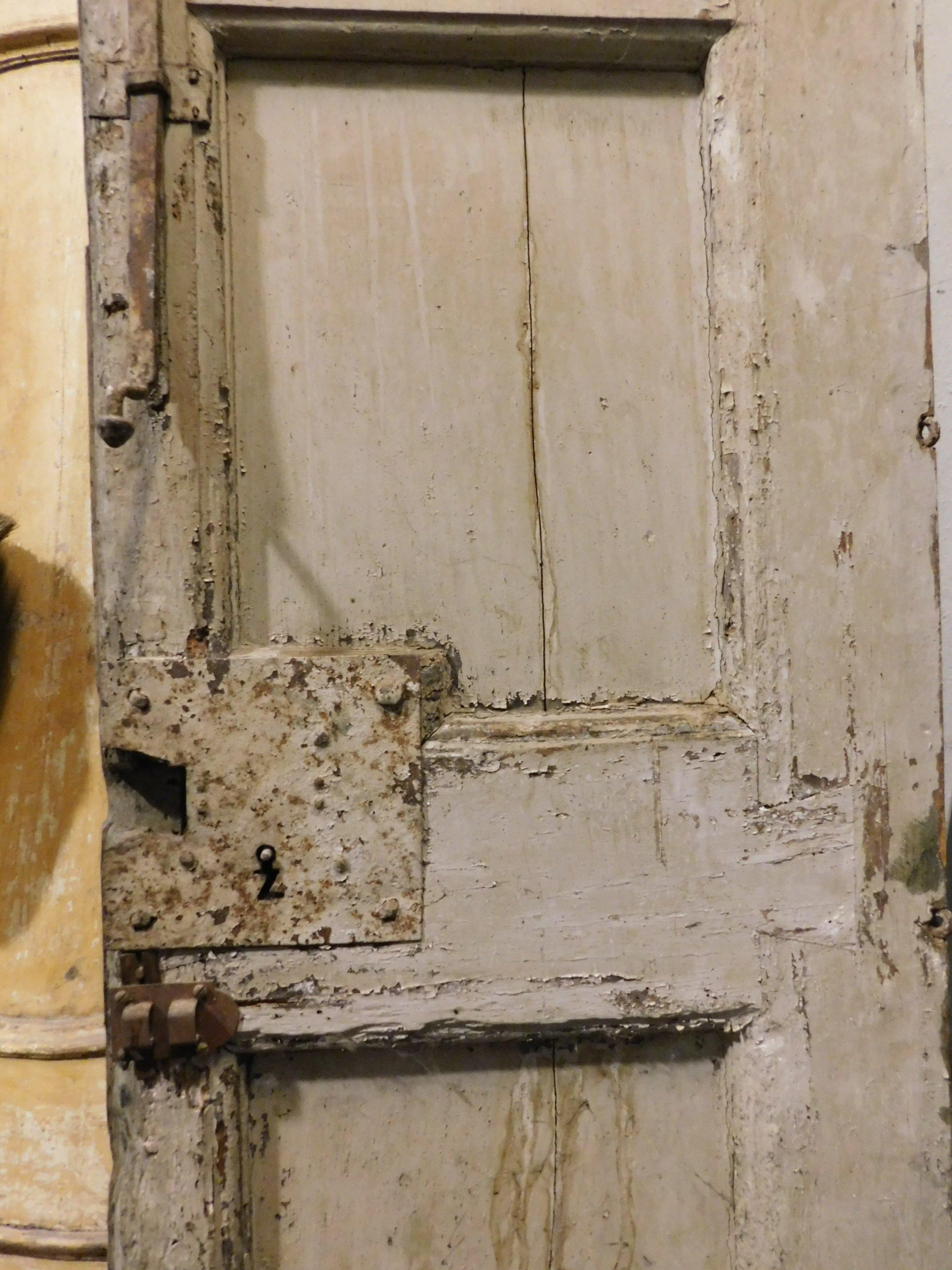 Antike Eingangstür, aus geschnitztem braunem Kastanienholz, zu restaurieren, 1700, Italien im Angebot 3