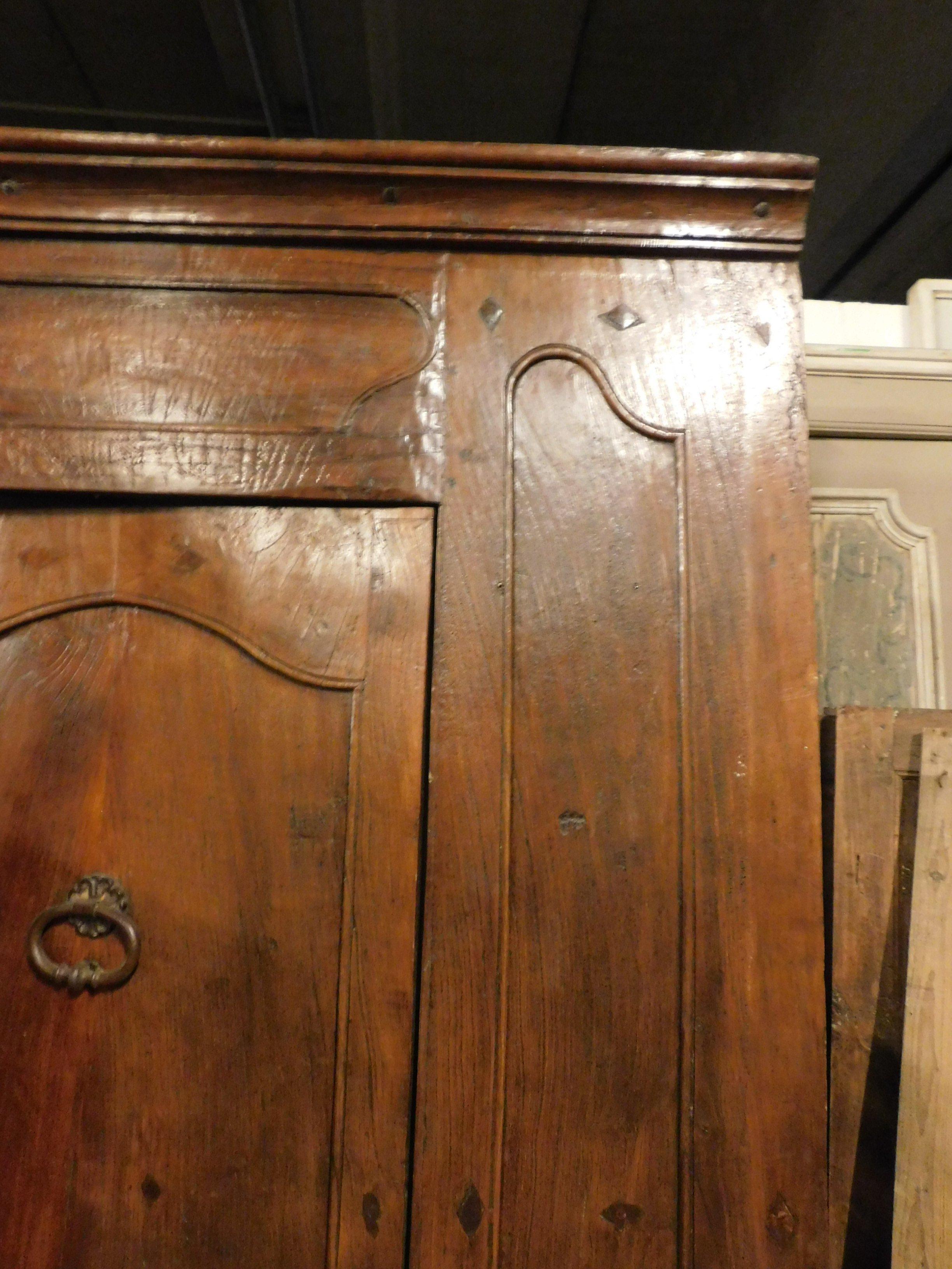 18th Century and Earlier Antique Entrance Door in Carved Walnut, 17th Century, Italy For Sale